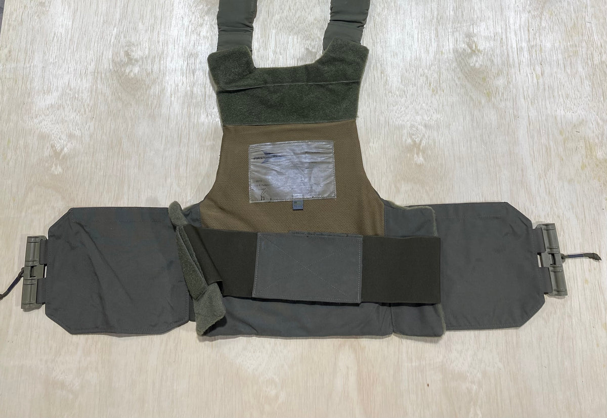 First Spear Armor Carrier Small #8. Siege-R Optimized. No Armor Included. Light usage.