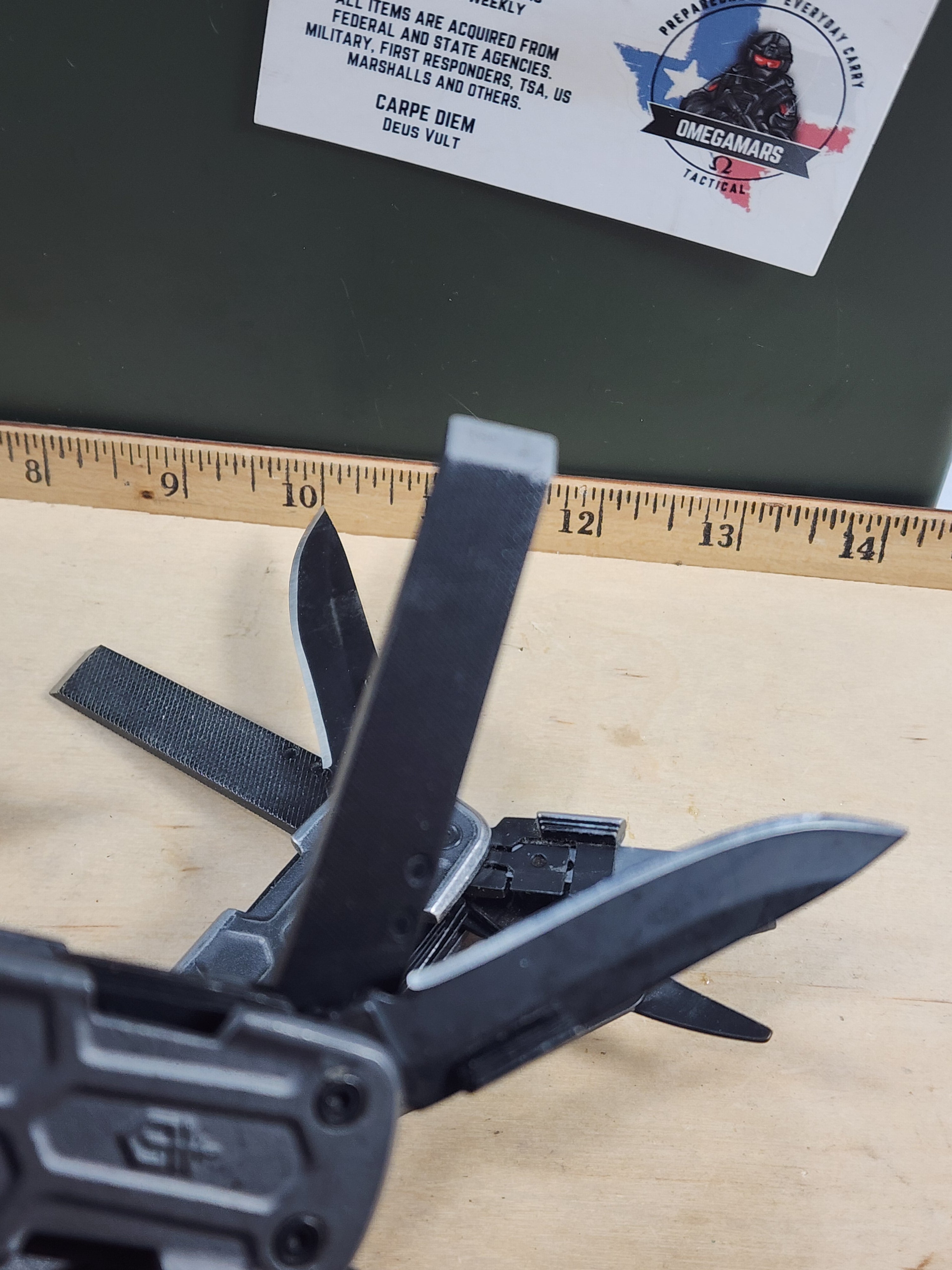 GERBER Lockdown Pry Multitool - Light Usage