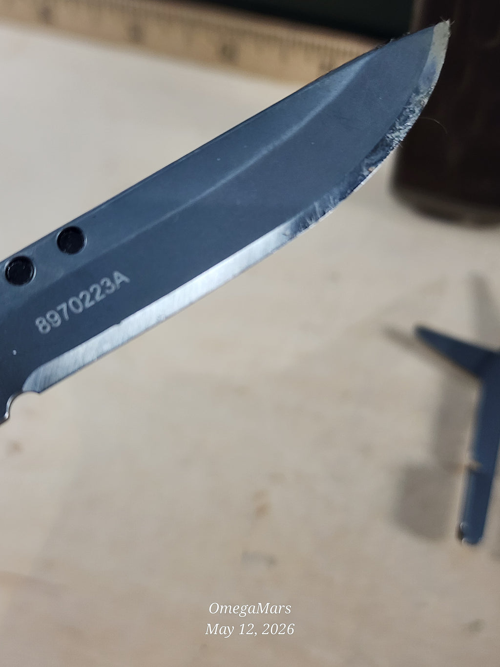 GERBER Lockdown Slim Pry Multitool - Light Usage