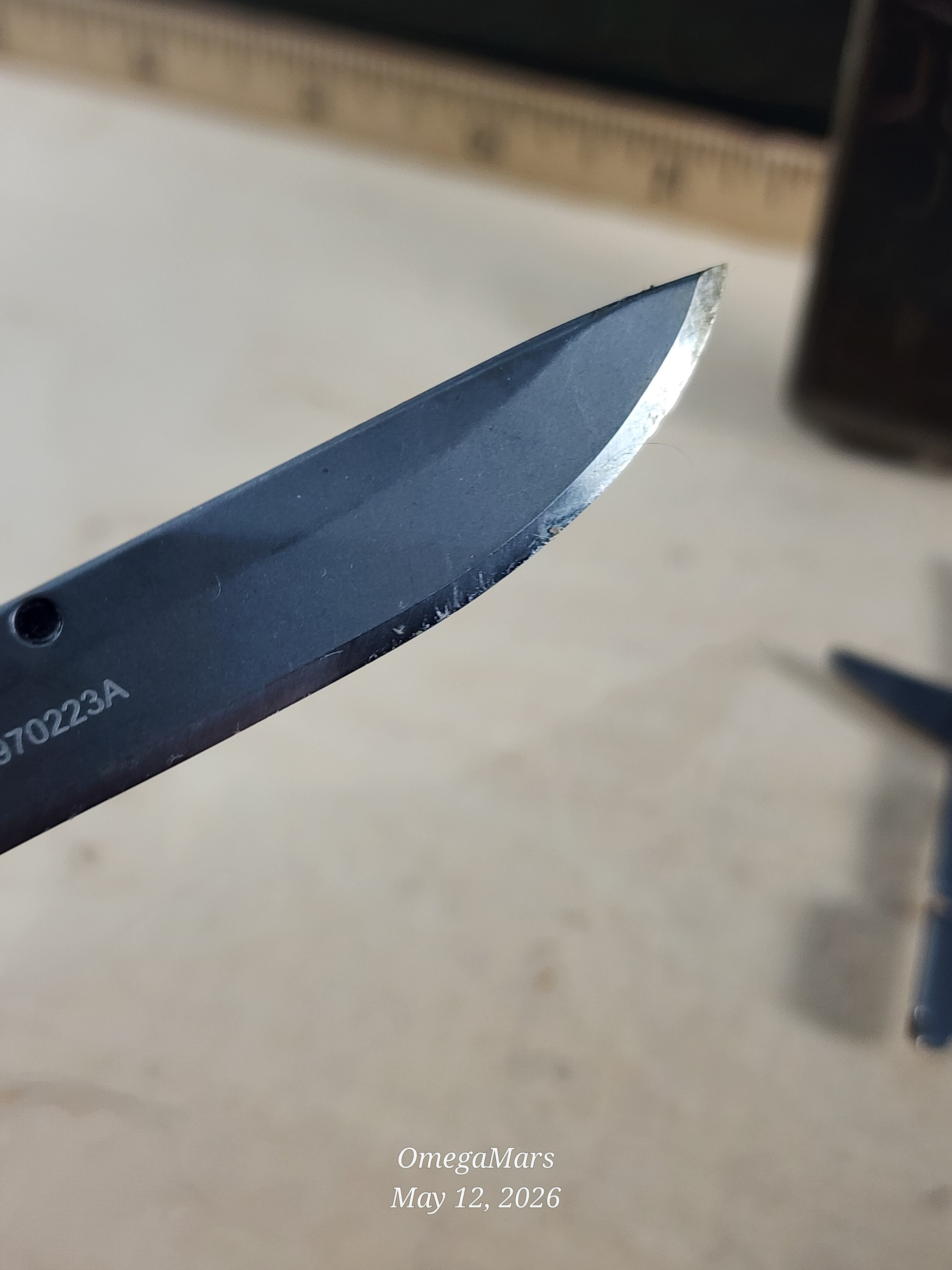 GERBER Lockdown Slim Pry Multitool - Light Usage