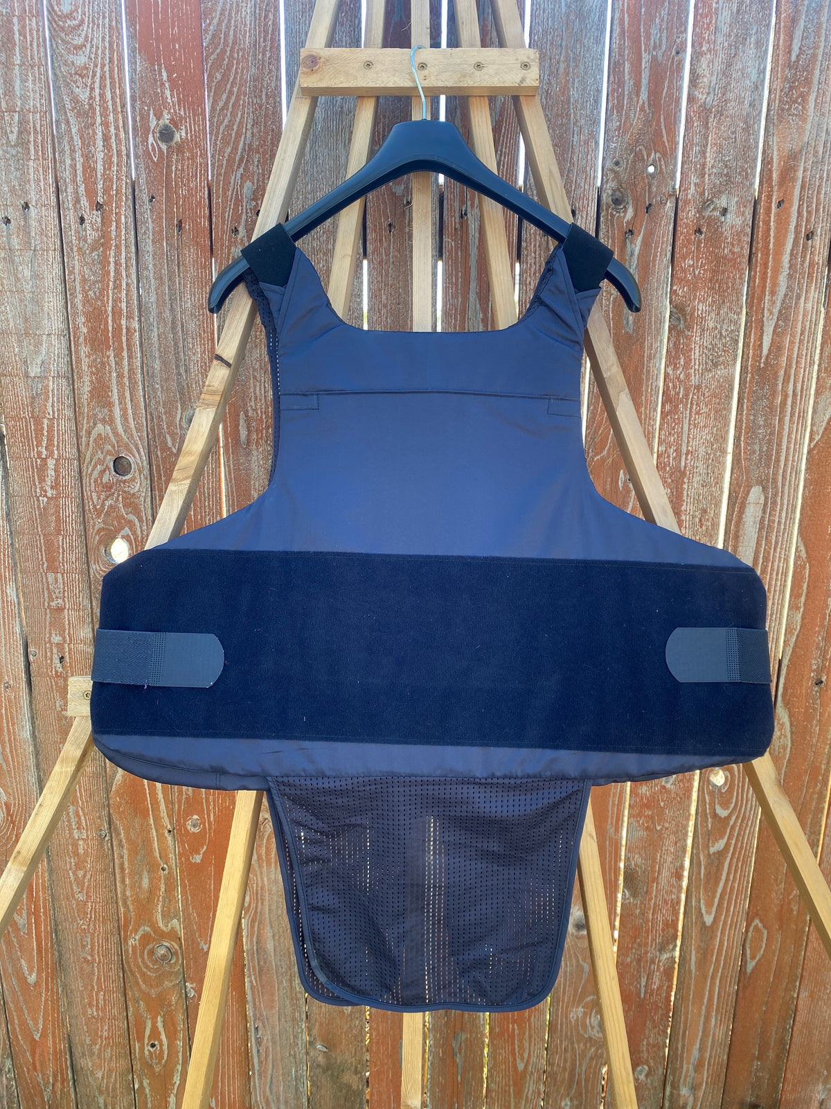 Point Blank Concealable Body Armor PACA #BBA3. Size 56 L1 Color Navy. Looks & feel brand new.