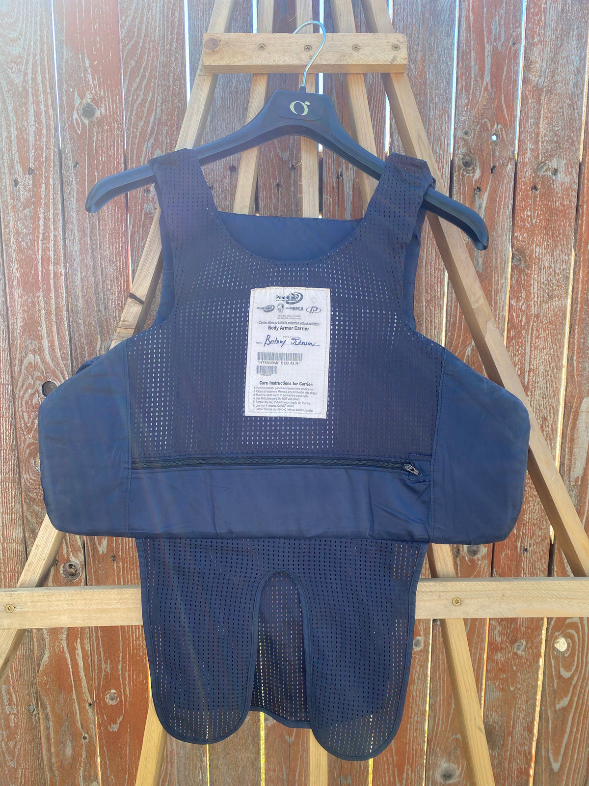 Point Blank Concealable Body Armor PACA #BBA1. Size 42 R. Color Navy. Light usage.