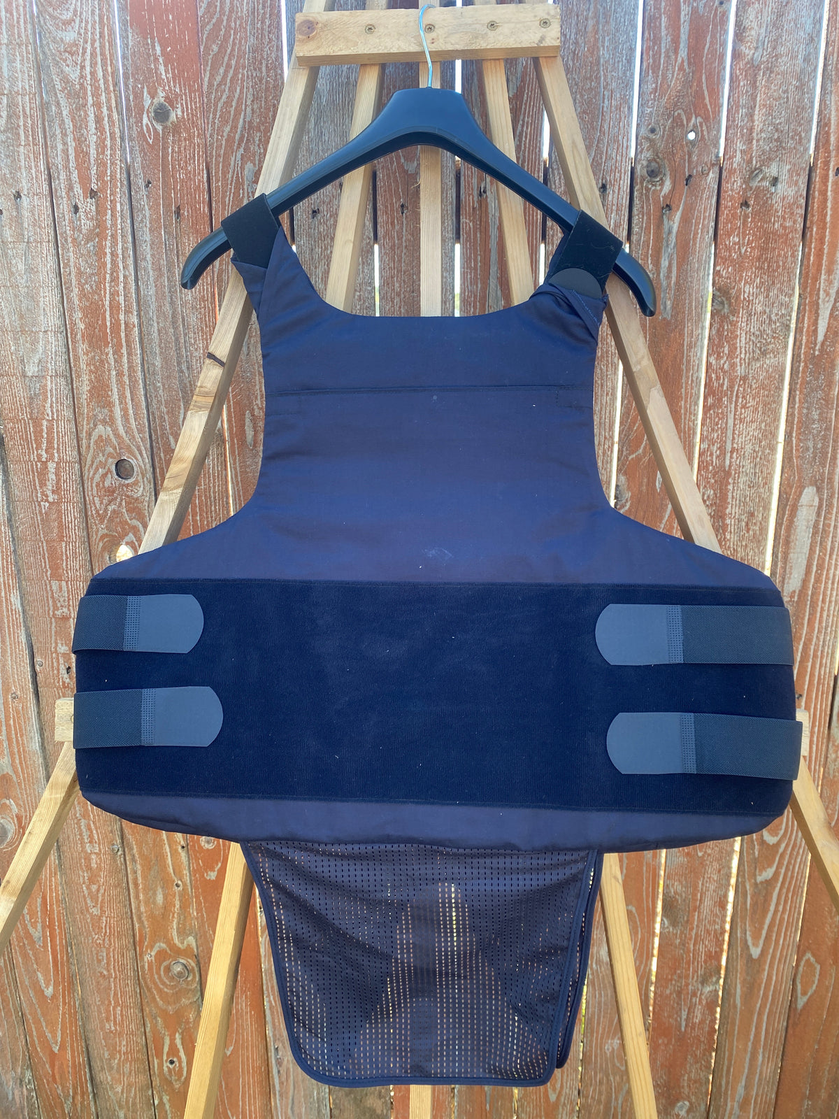 Point Blank Concealable Body Armor PACA #BBA4. Size 54 L2 Color Navy. Looks & feel brand new with some stains that can be wiped down.
