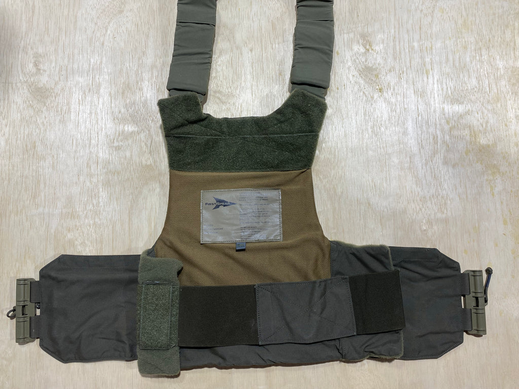 First Spear Armor Carrier Medium #1. Siege-R Optimized. No Armor Included. Feels & Look Brand New.
