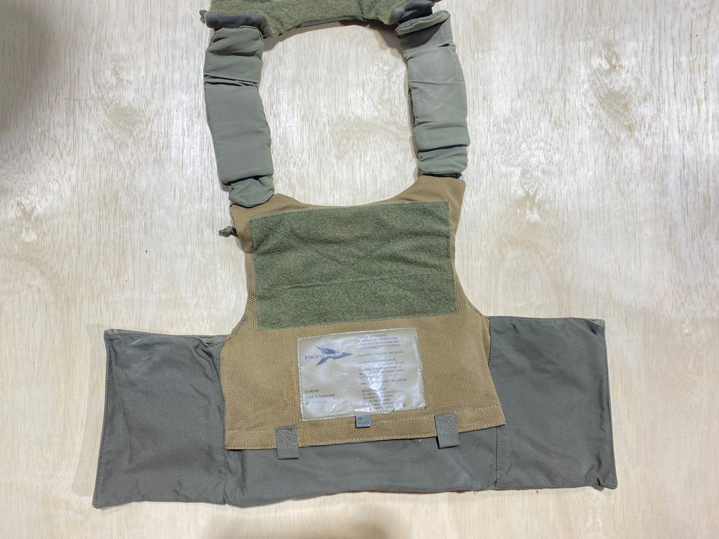 First Spear Armor Carrier Medium #5. Siege-R Optimized. No Armor Included. Light usage.