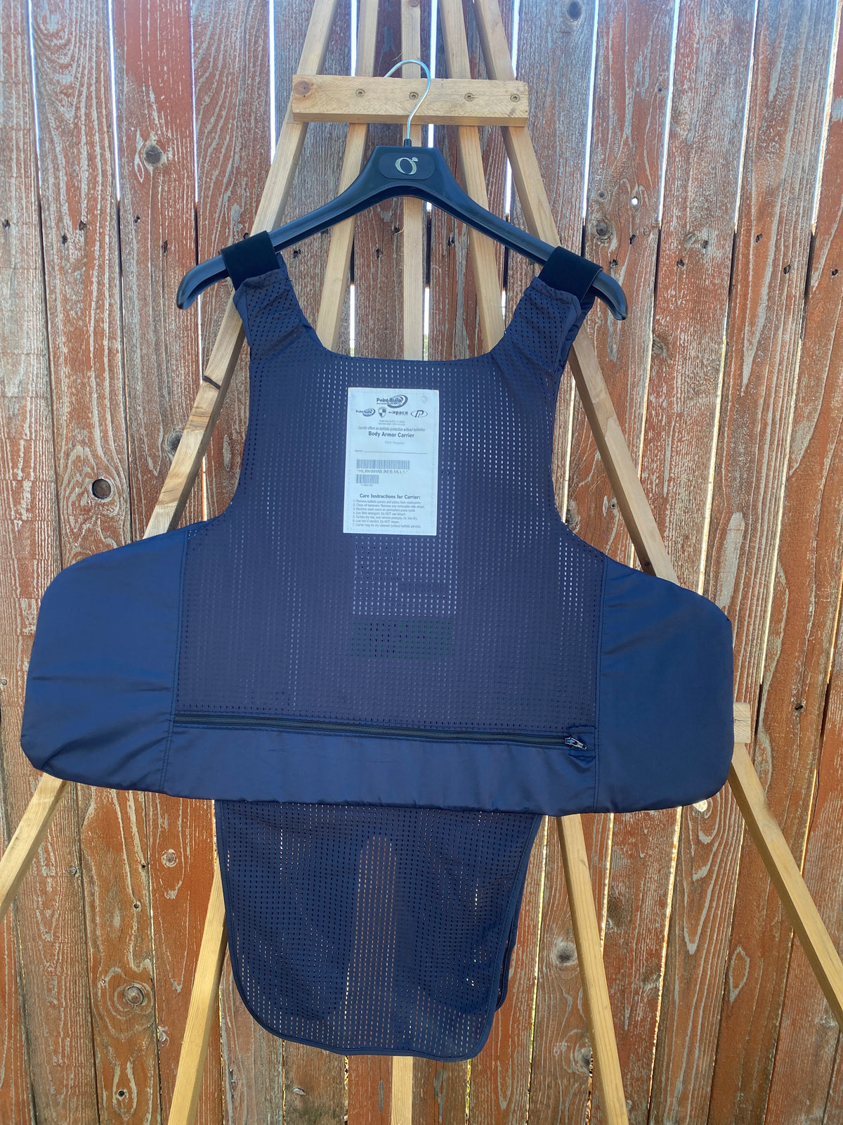 Point Blank Concealable Body Armor PACA #BBA3. Size 56 L1 Color Navy. Looks & feel brand new.