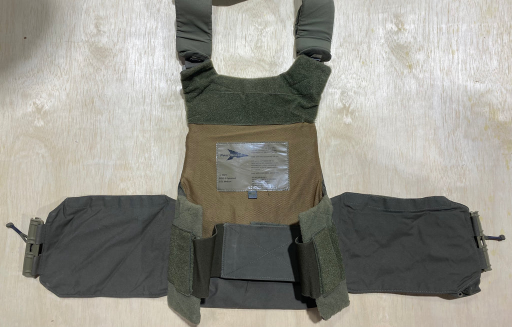First Spear Armor Carrier Medium #2. Siege-R Optimized. No Armor Included. Light usage.