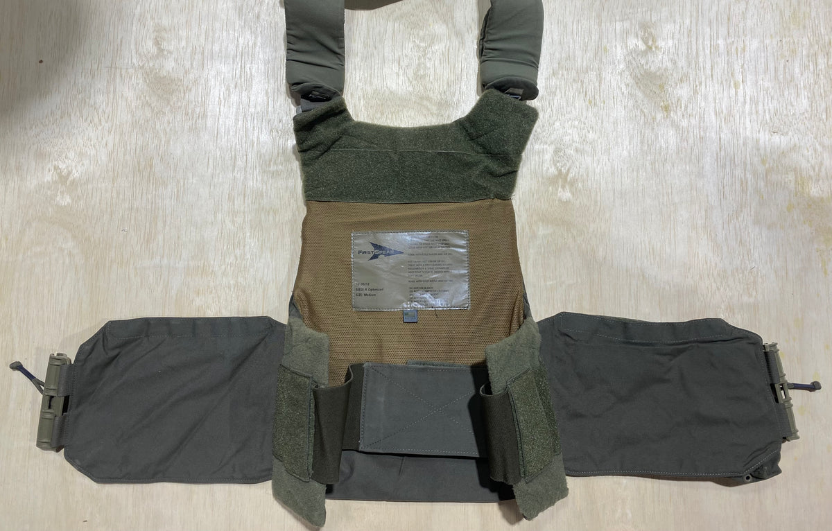 First Spear Armor Carrier Medium #2. Siege-R Optimized. No Armor Included. Light usage.