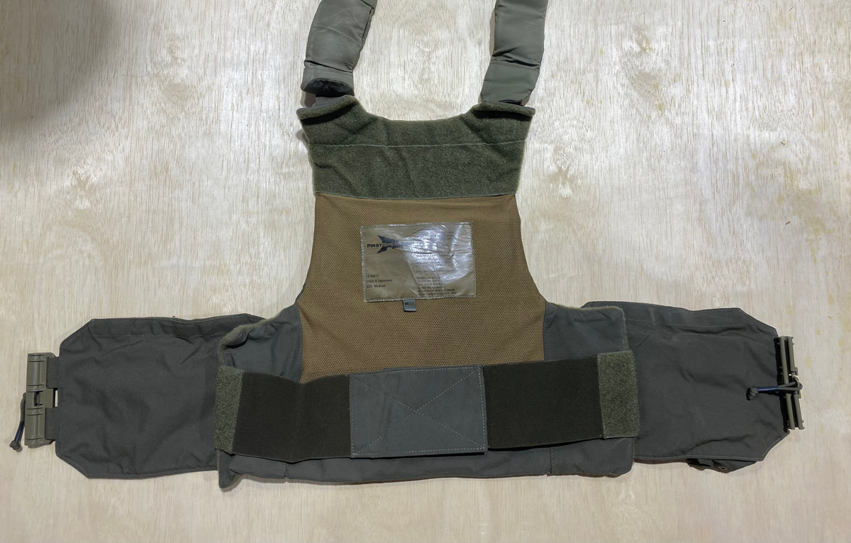 First Spear Armor Carrier Medium #5. Siege-R Optimized. No Armor Included. Light usage.