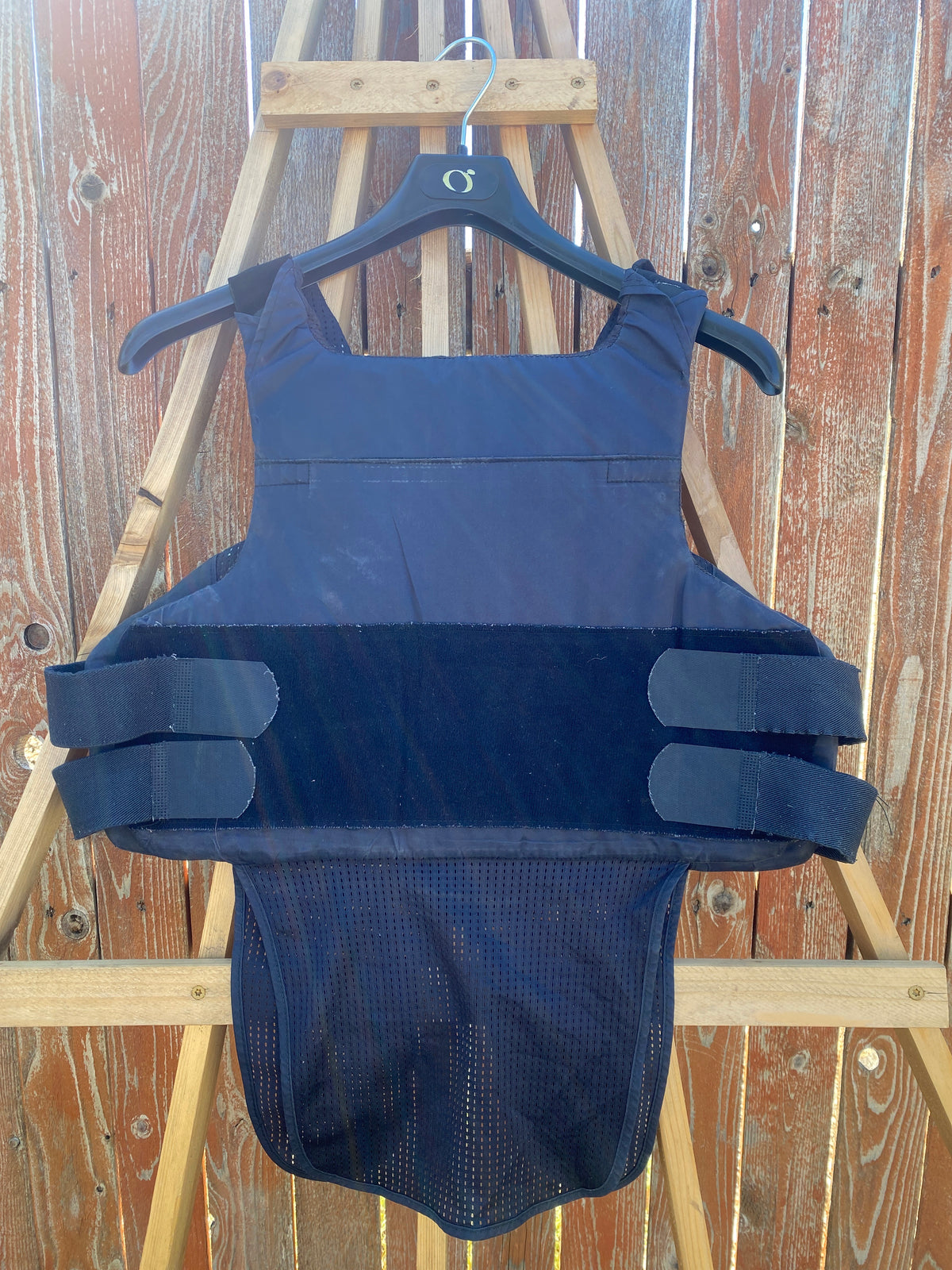 Point Blank Concealable Body Armor PACA #BBA1. Size 42 R. Color Navy. Light usage.