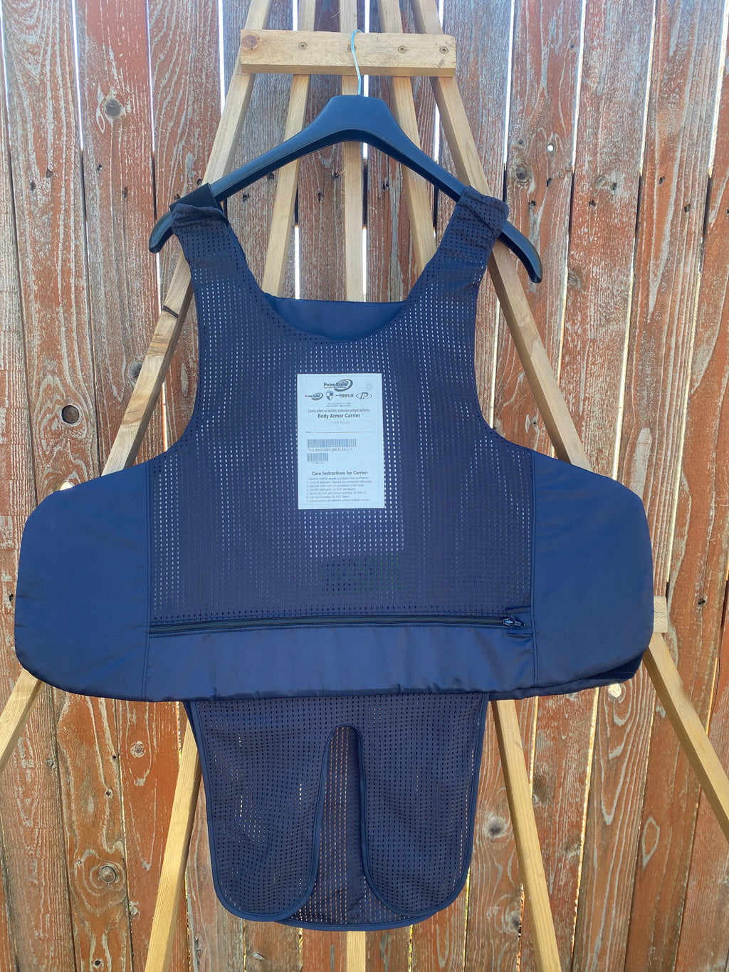 Point Blank Concealable Body Armor PACA #BBA3. Size 56 L1 Color Navy. Looks & feel brand new.