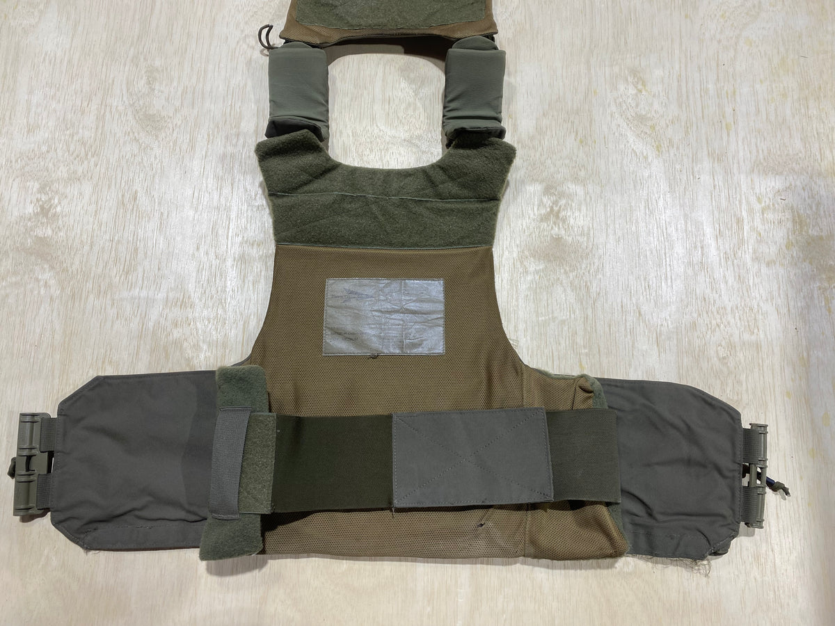 First Spear Armor Carrier Medium #7. Siege-R Optimized. No Armor Included. Light usage.