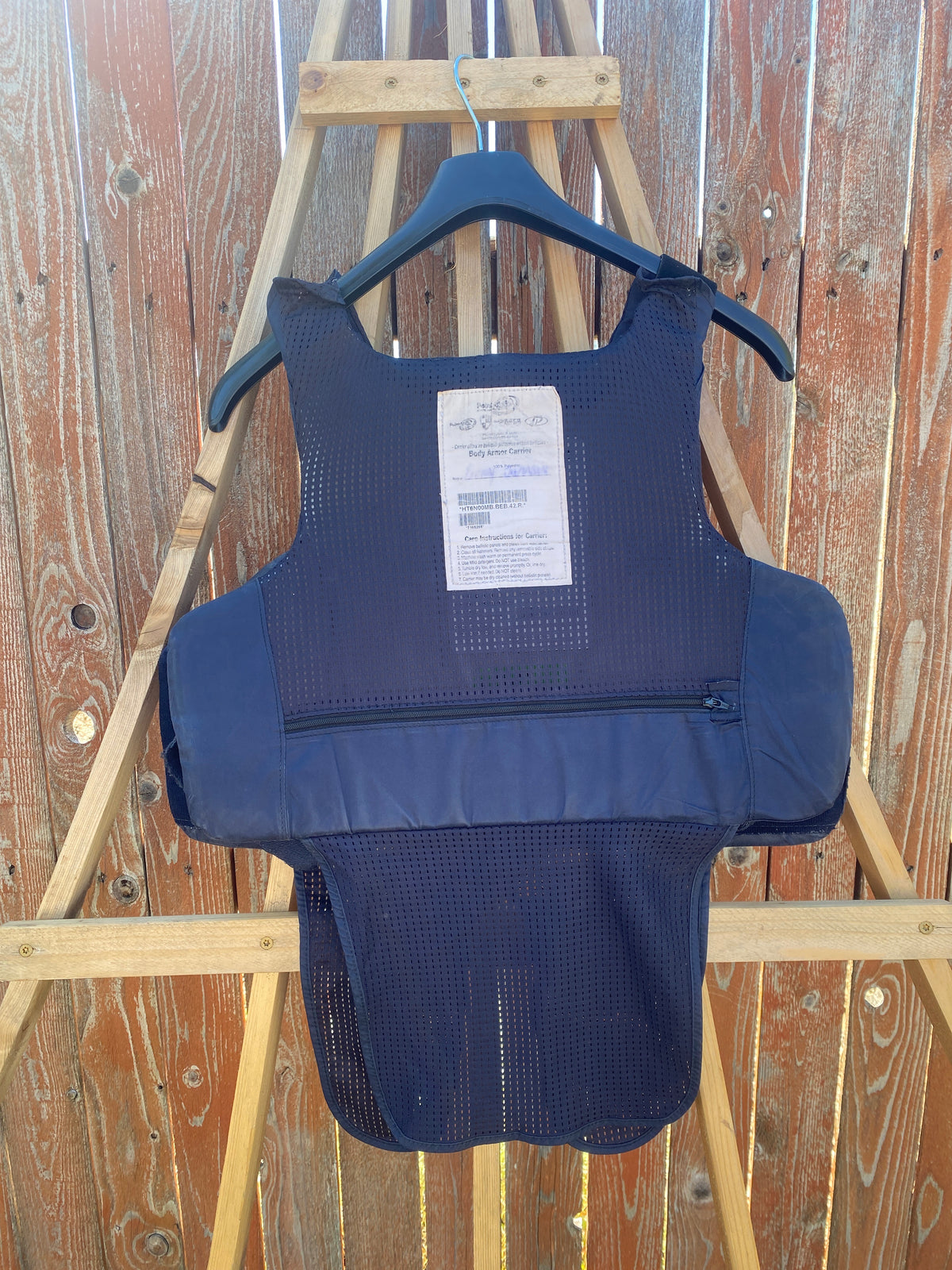 Point Blank Concealable Body Armor PACA #BBA1. Size 42 R. Color Navy. Light usage.