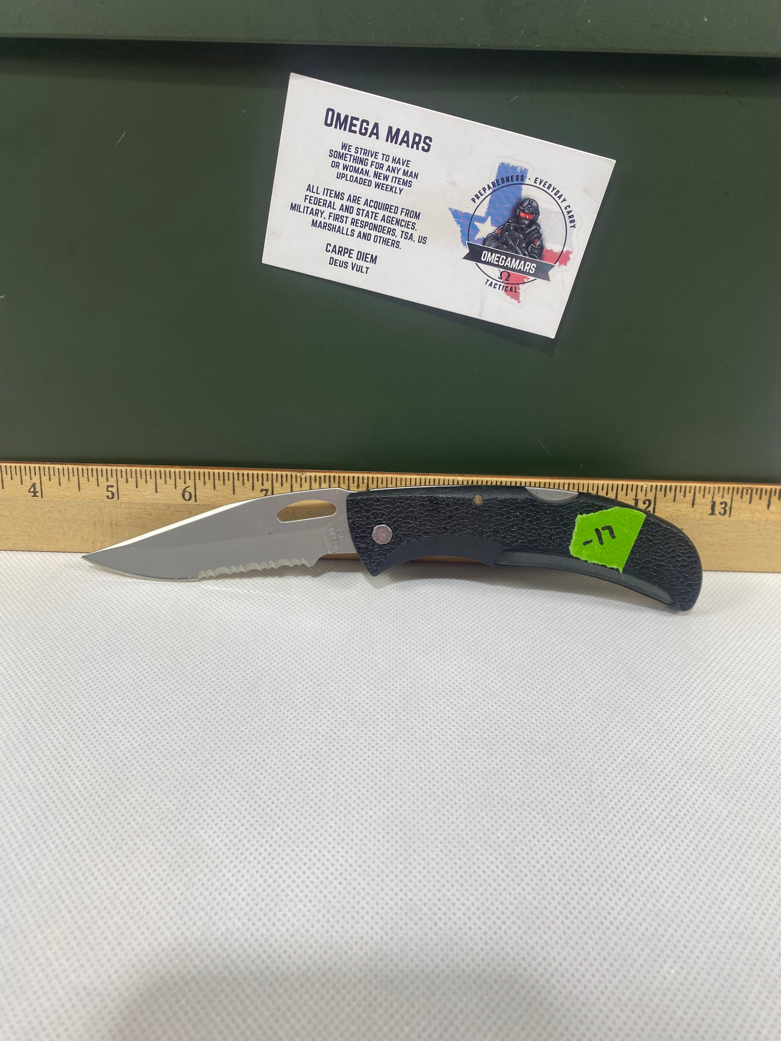 Gerber #-17. EZ Out. Light usage. Pocket clip a little loose.