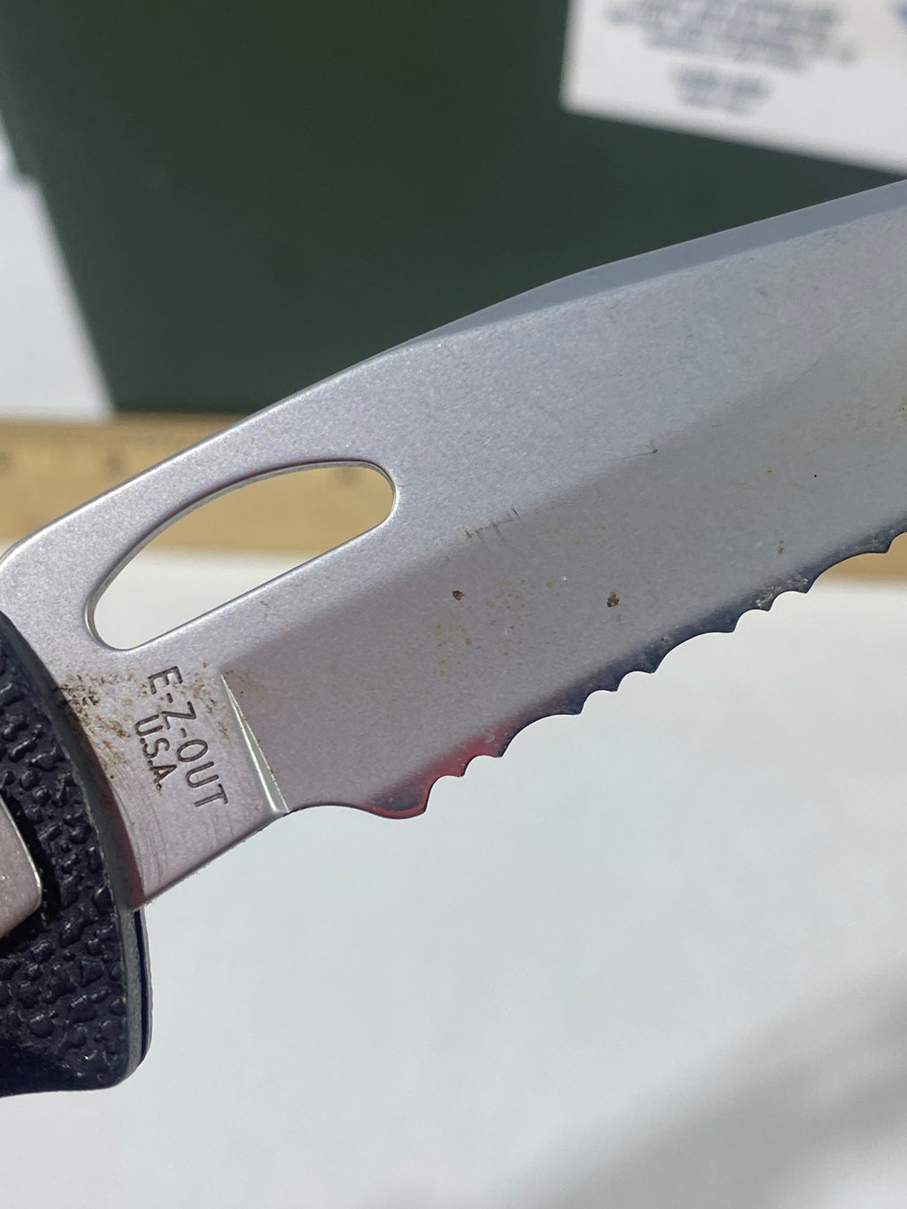 Gerber #-17. EZ Out. Light usage. Pocket clip a little loose.