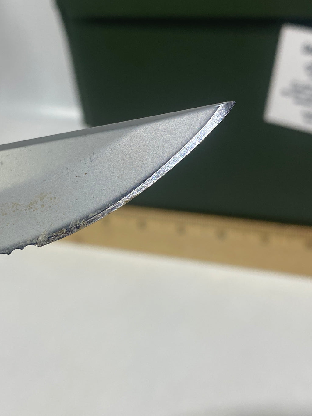 Gerber #-17. EZ Out. Light usage. Pocket clip a little loose.