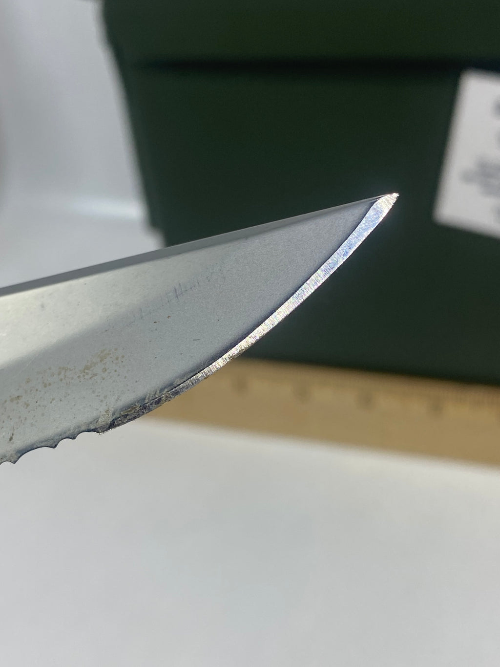 Gerber #-17. EZ Out. Light usage. Pocket clip a little loose.