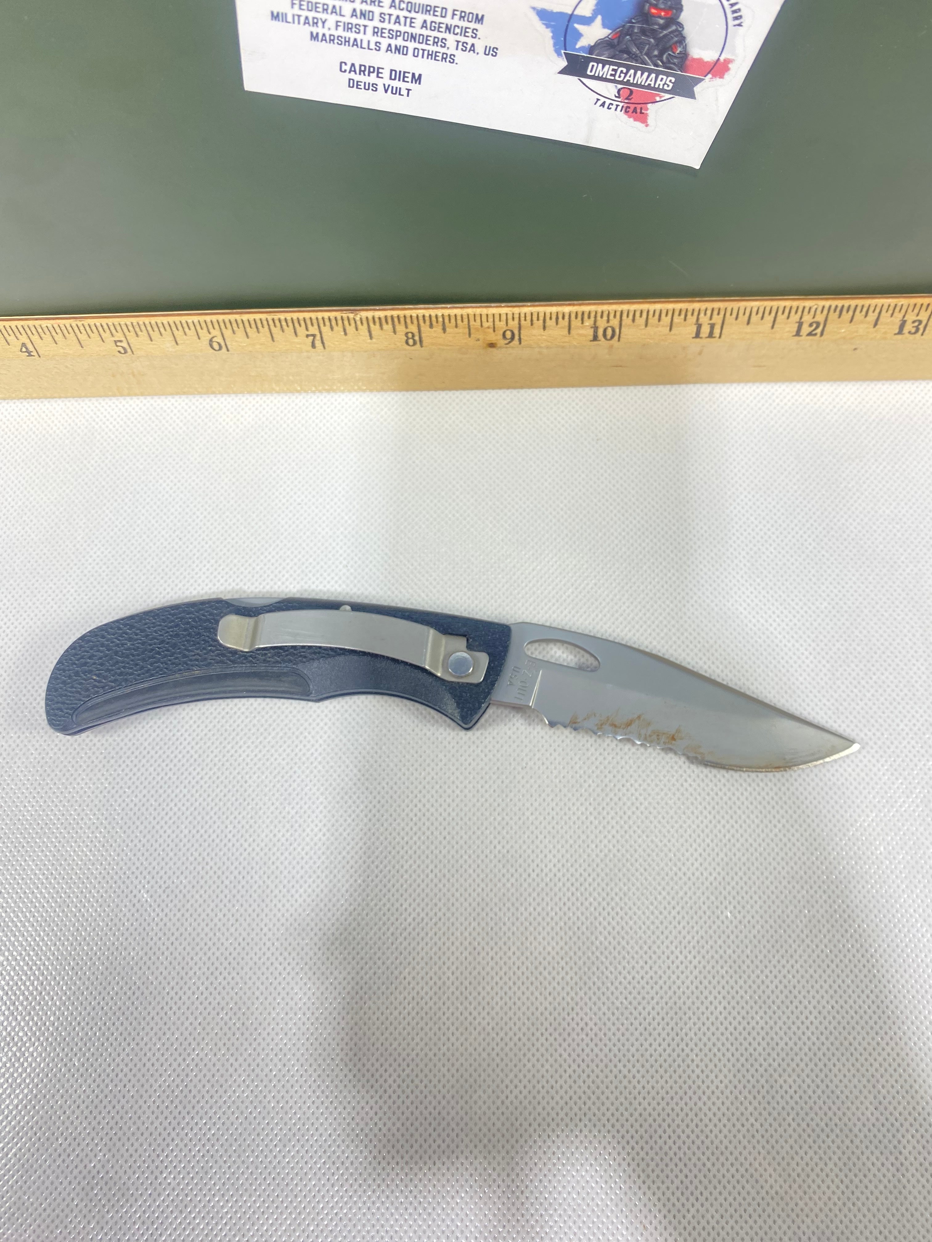 Gerber #-20. EZ Out. Light usage. Dirty. Pocket clip bent out.