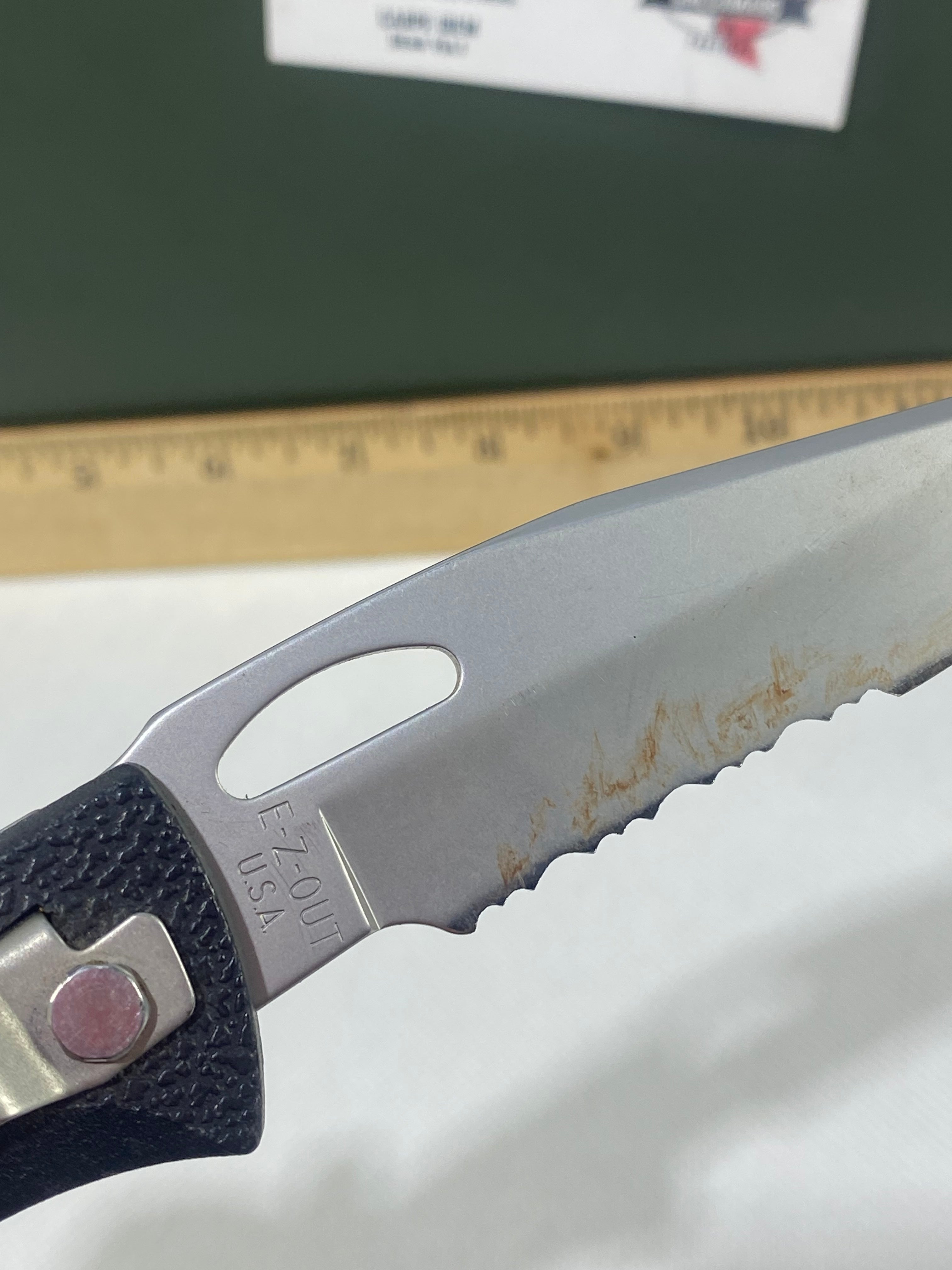 Gerber #-20. EZ Out. Light usage. Dirty. Pocket clip bent out.