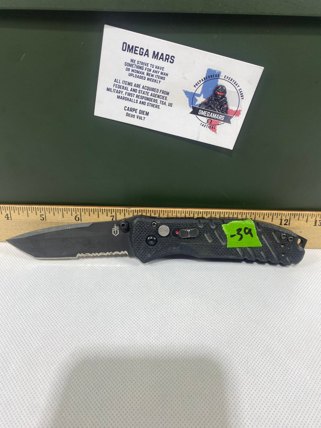 Gerber #-39. Propel. Light usage. Pocket clip a little loose. Dings on blade.