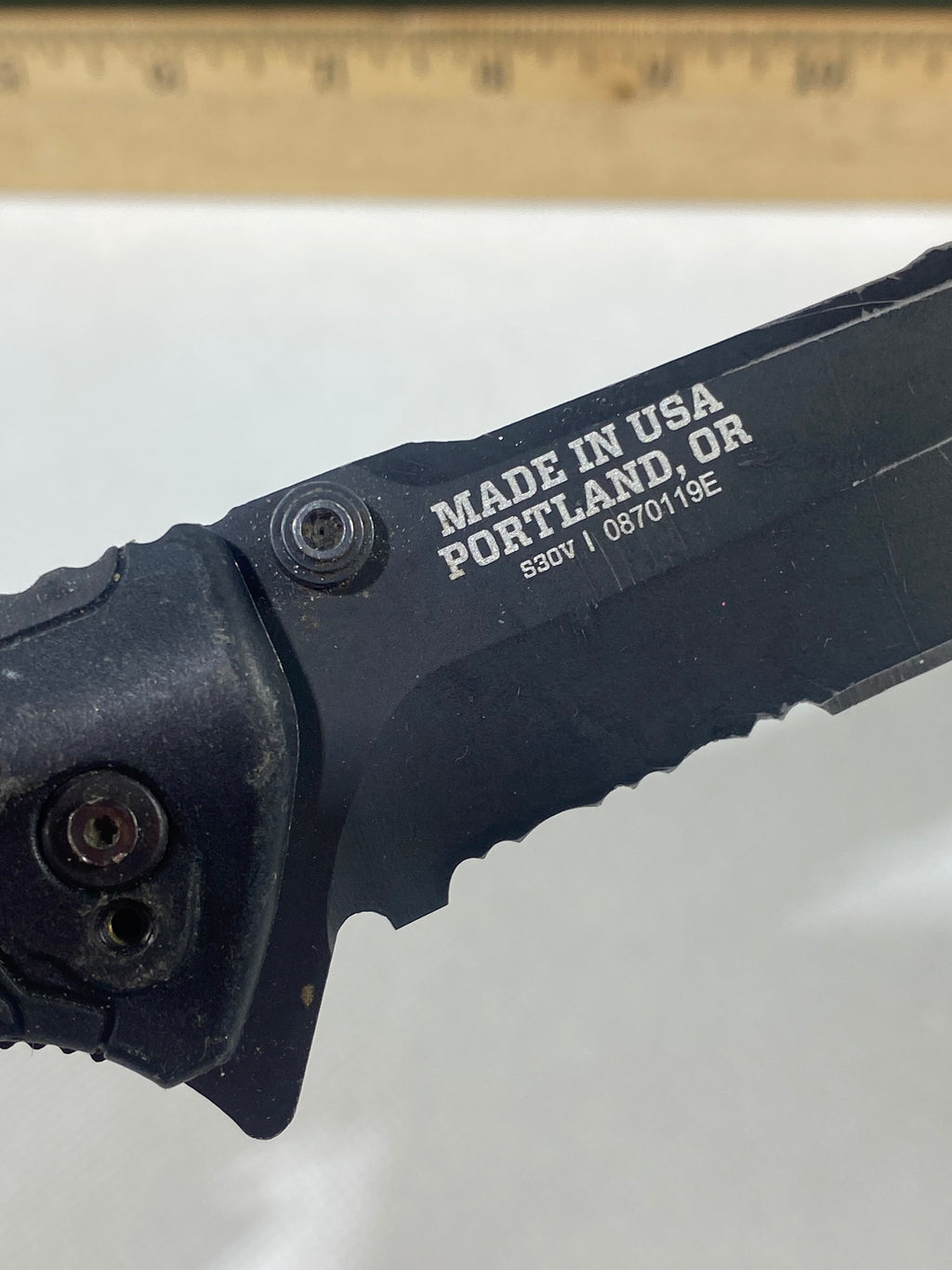 Gerber #-40. Decree. Light usage. Resharpened. Missing Pocket Clip. Dings on blade.