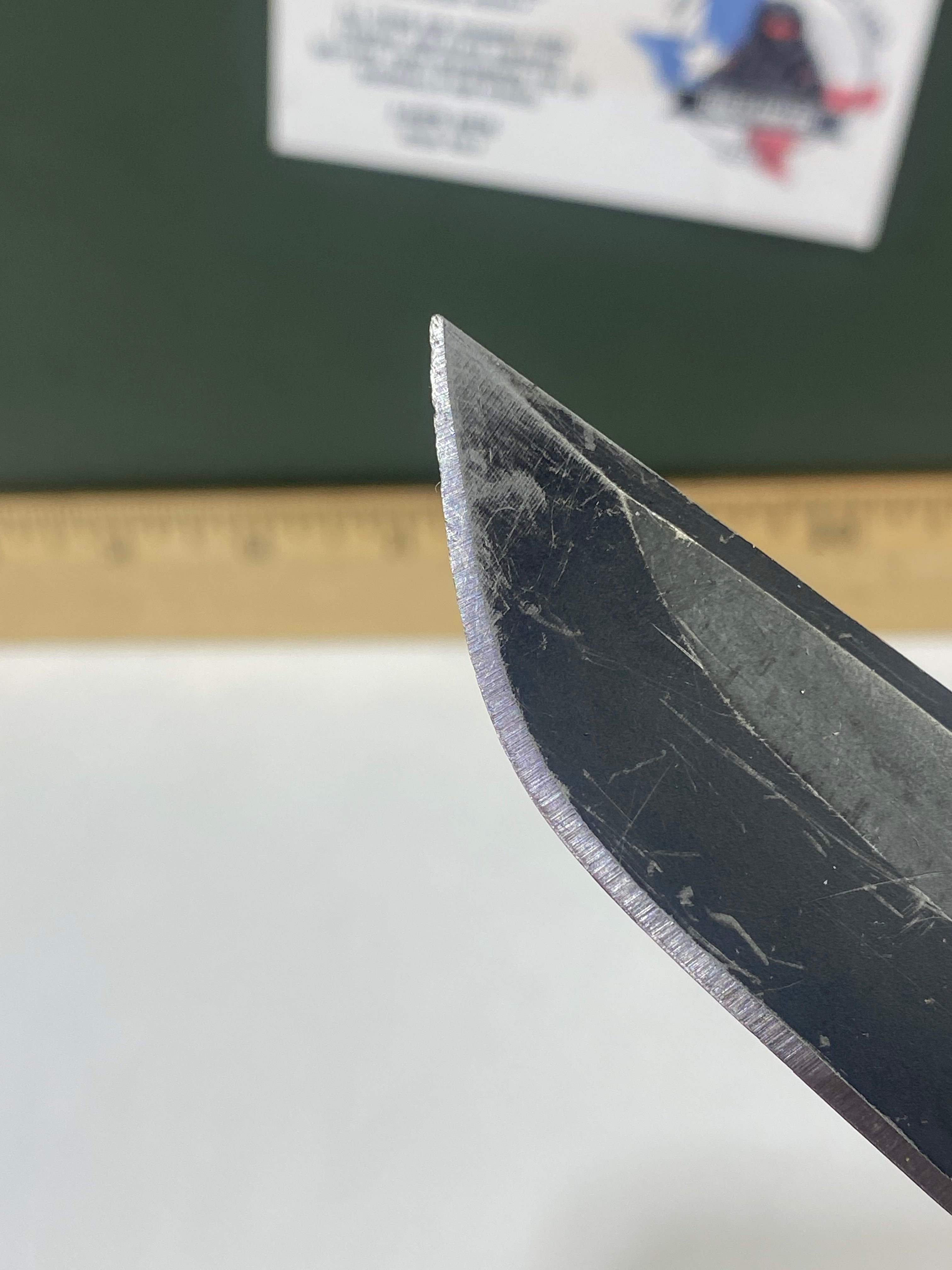 Gerber #-40. Decree. Light usage. Resharpened. Missing Pocket Clip. Dings on blade.