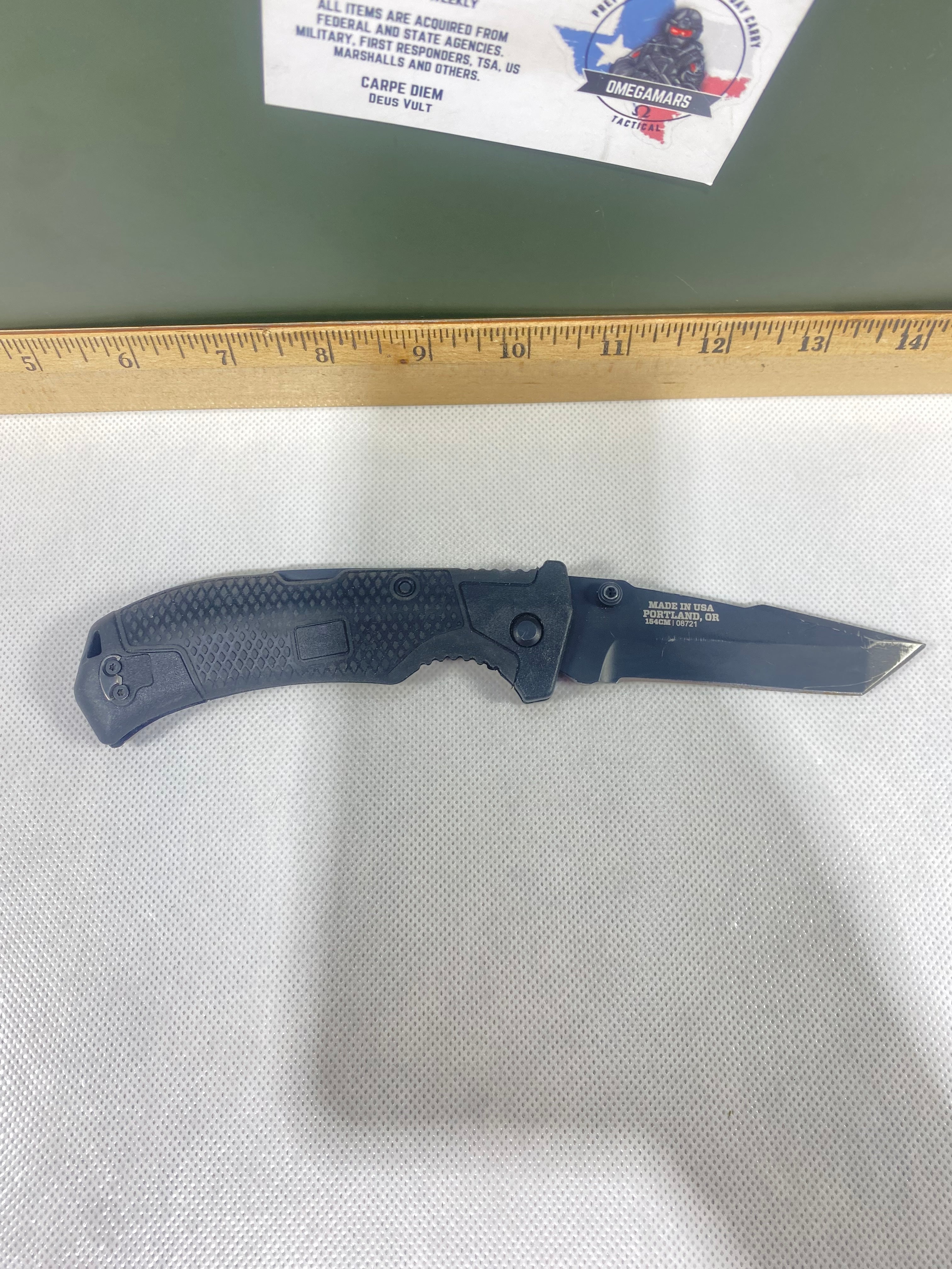 Gerber #-69. Edic. Light usage. Resharpened. Pocket Clip broken. Little dirty.