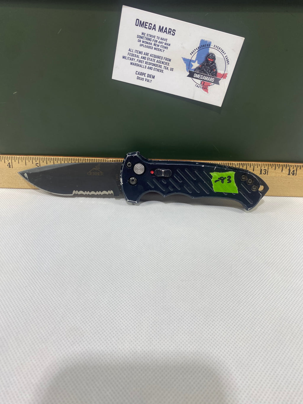Gerber -83. 06. Light usage. Needs oil. Some damage in the handle. Possible Rust.