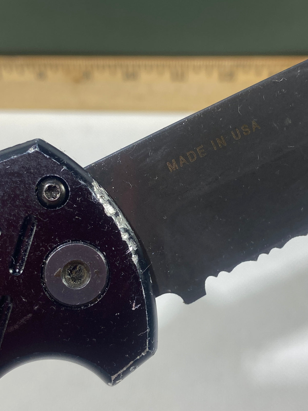 Gerber -83. 06. Light usage. Needs oil. Some damage in the handle. Possible Rust.
