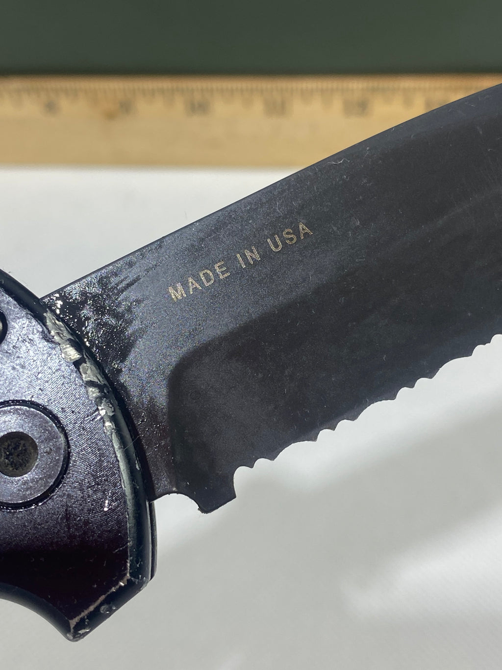 Gerber -83. 06. Light usage. Needs oil. Some damage in the handle. Possible Rust.