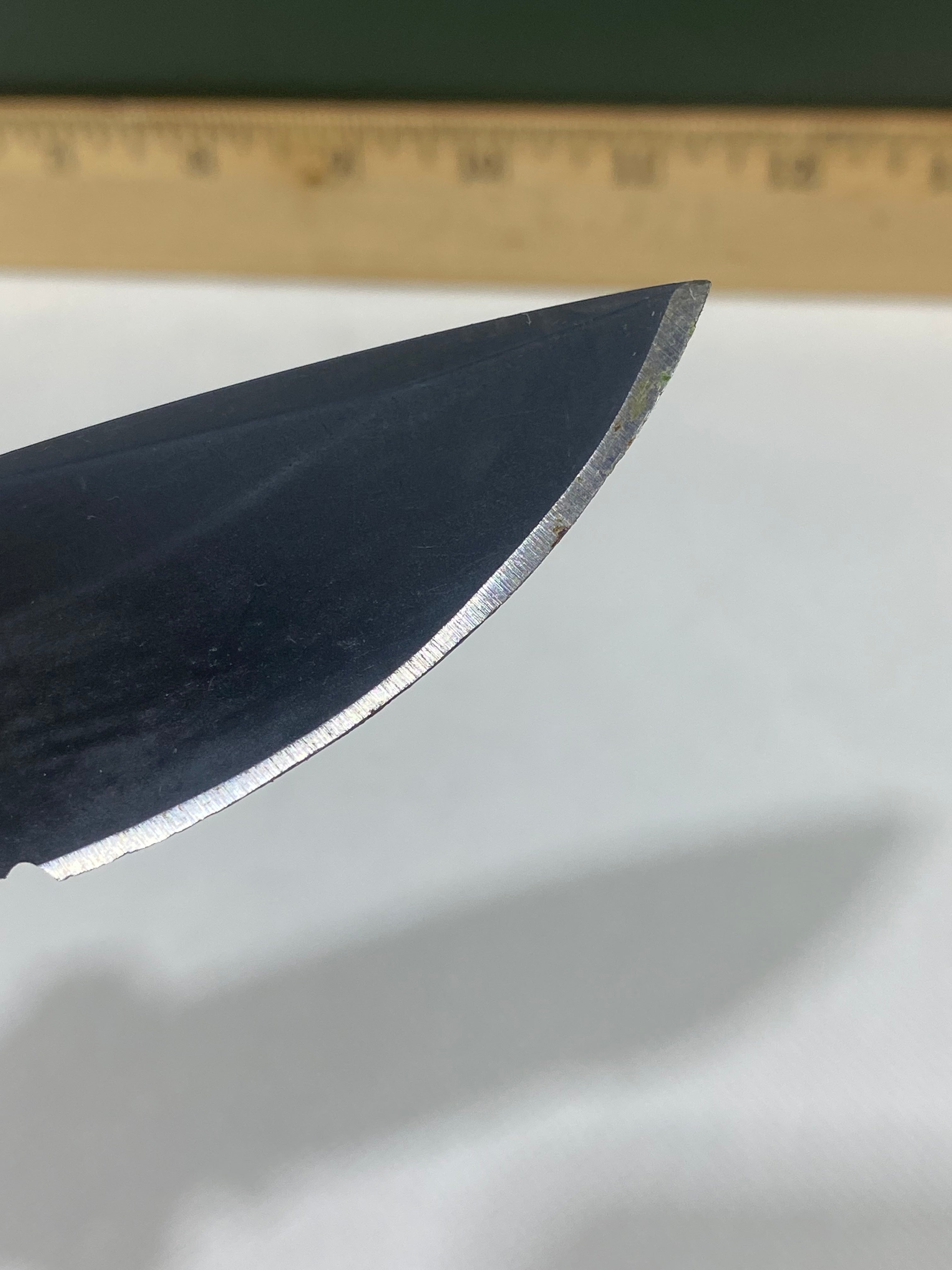 Gerber -83. 06. Light usage. Needs oil. Some damage in the handle. Possible Rust.