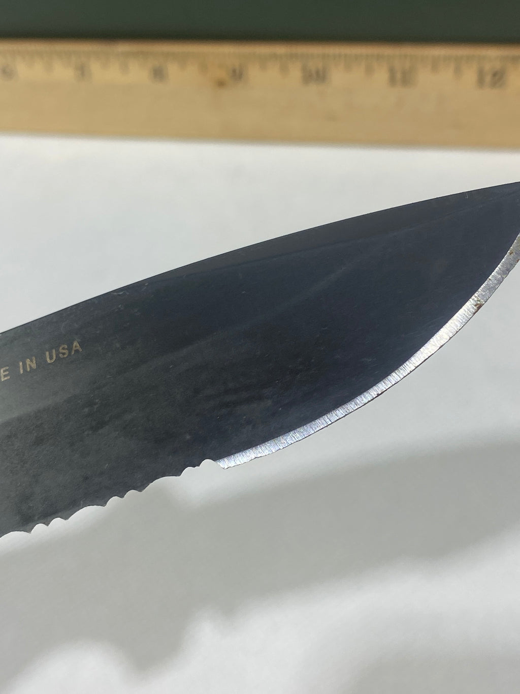 Gerber -83. 06. Light usage. Needs oil. Some damage in the handle. Possible Rust.