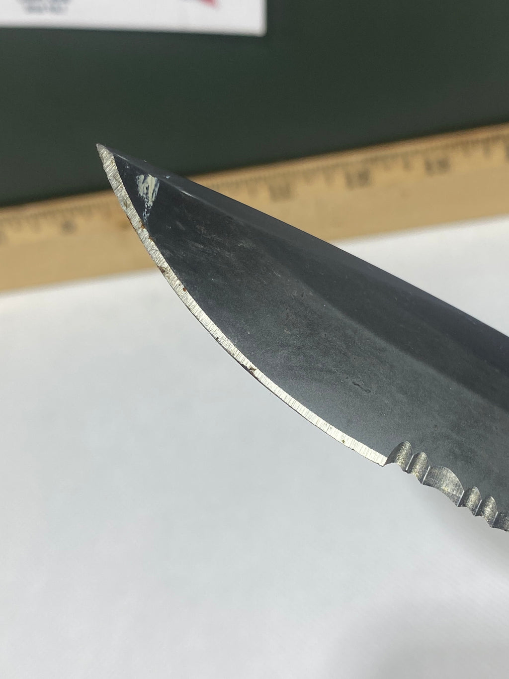Gerber -83. 06. Light usage. Needs oil. Some damage in the handle. Possible Rust.