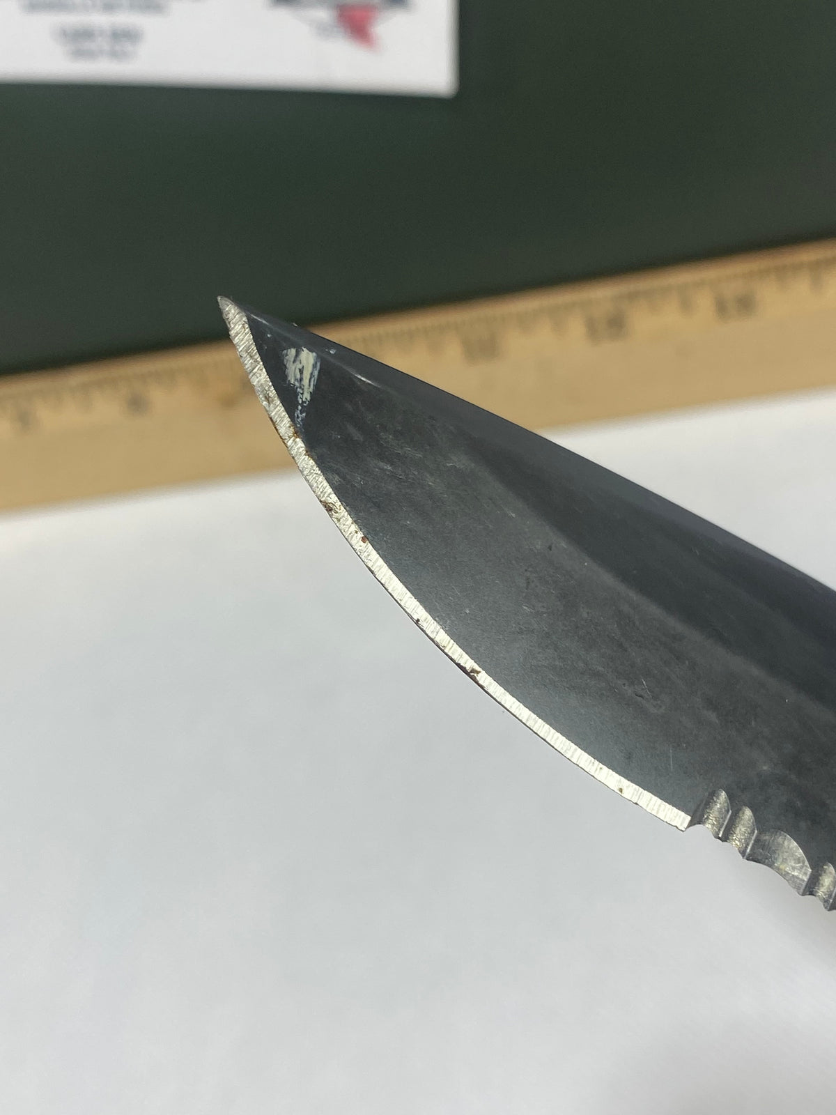 Gerber -83. 06. Light usage. Needs oil. Some damage in the handle. Possible Rust.