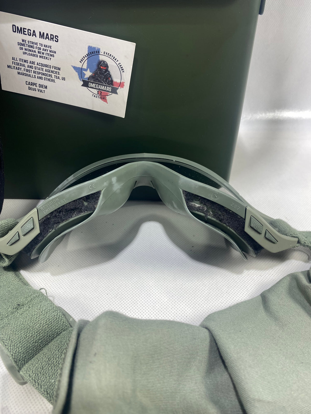 Green Locust Goggle APEL U.S. Military Kit. Light usage. Green