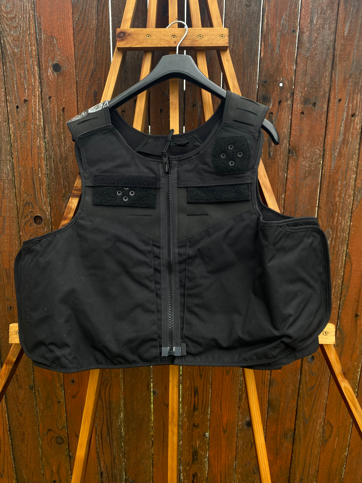(XXX LARGE) Pre-Owned Safariland V1 FO CLN armor carrier.