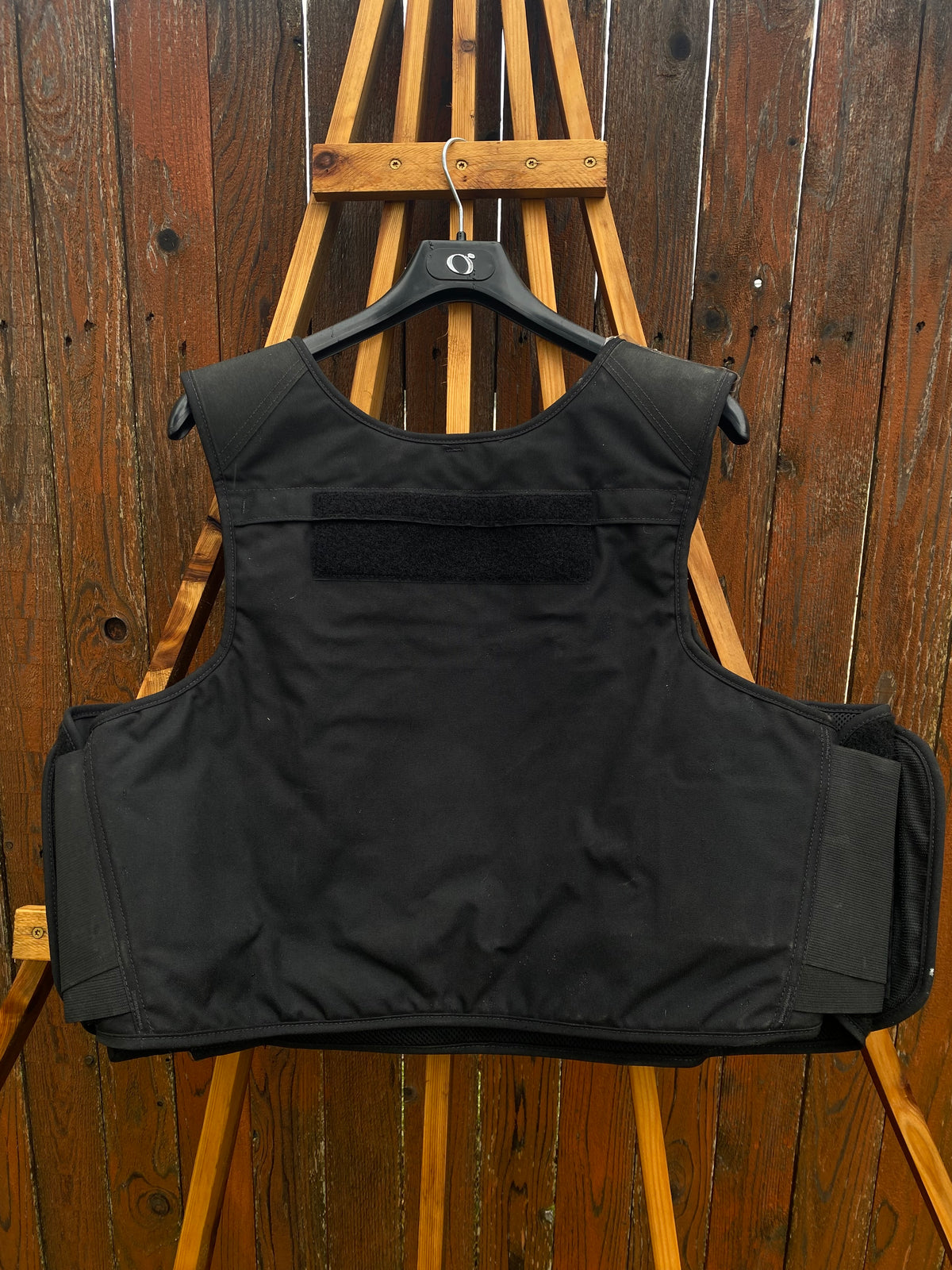 (XXX LARGE) Pre-Owned Safariland V1 FO CLN armor carrier.