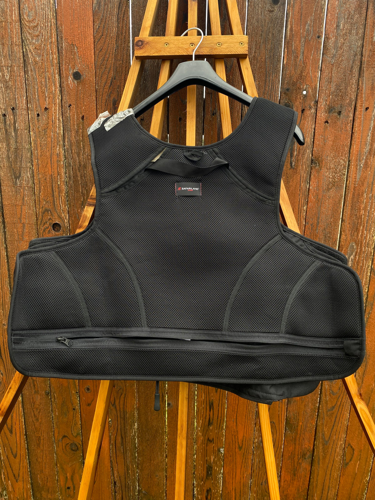 (XXX LARGE) Pre-Owned Safariland V1 FO CLN armor carrier.