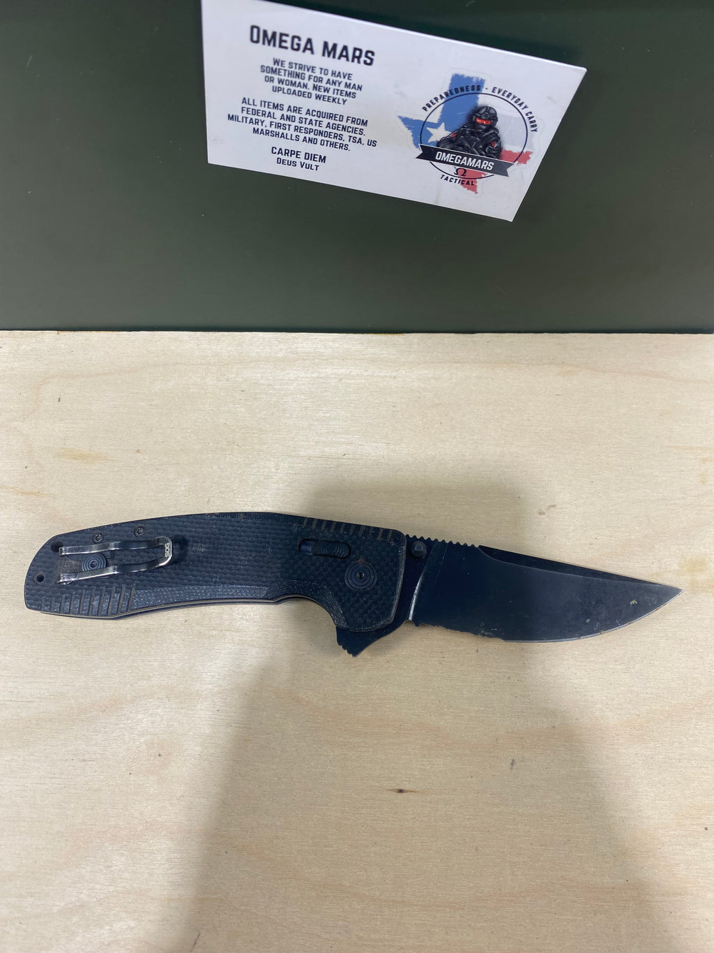 SOG Tac XR #SG13. Light Usage. Super dirty. Possible Rust. Pocket clip bend out.