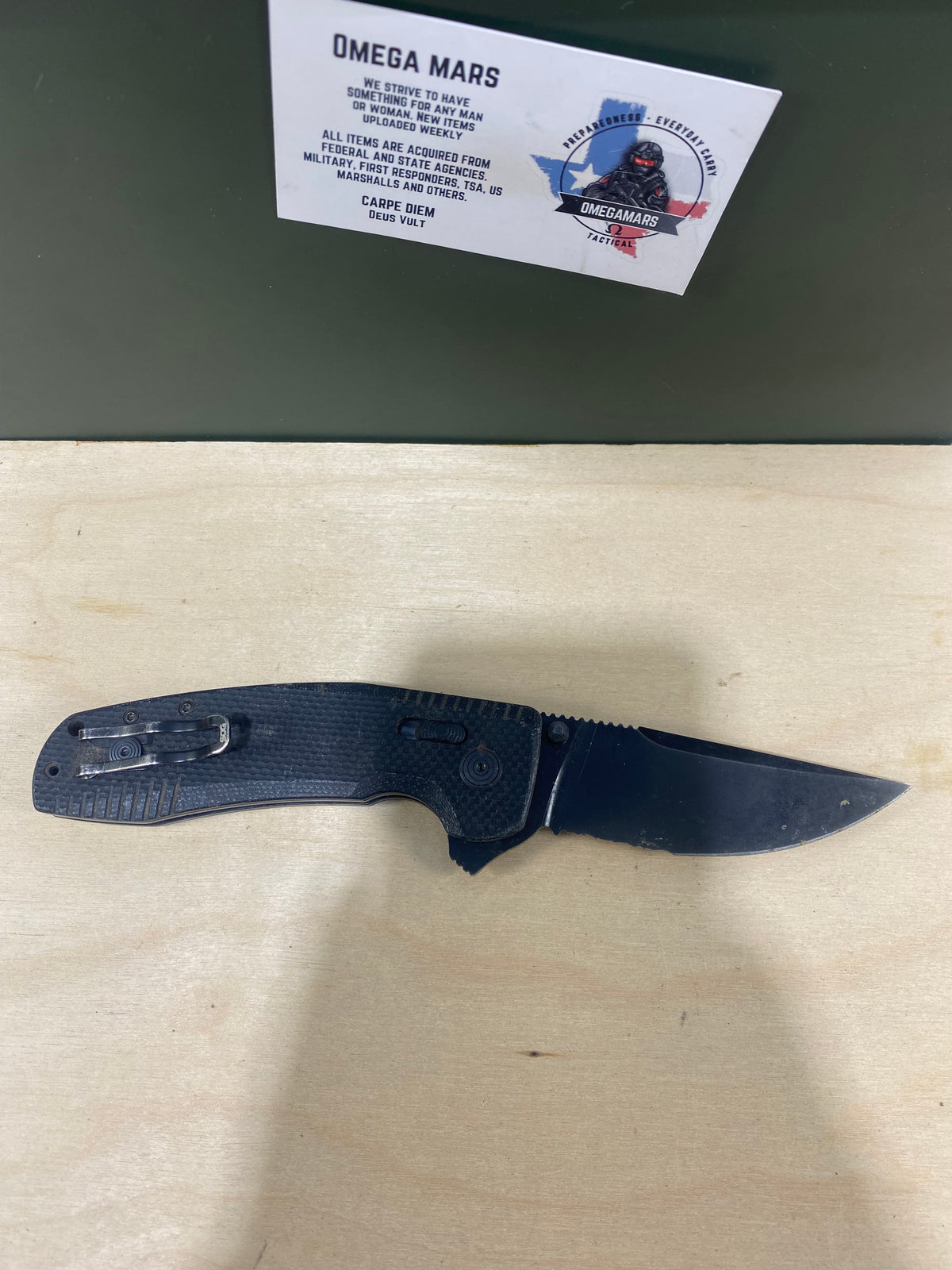 SOG Tac XR #SG13. Light Usage. Super dirty. Possible Rust. Pocket clip bend out.
