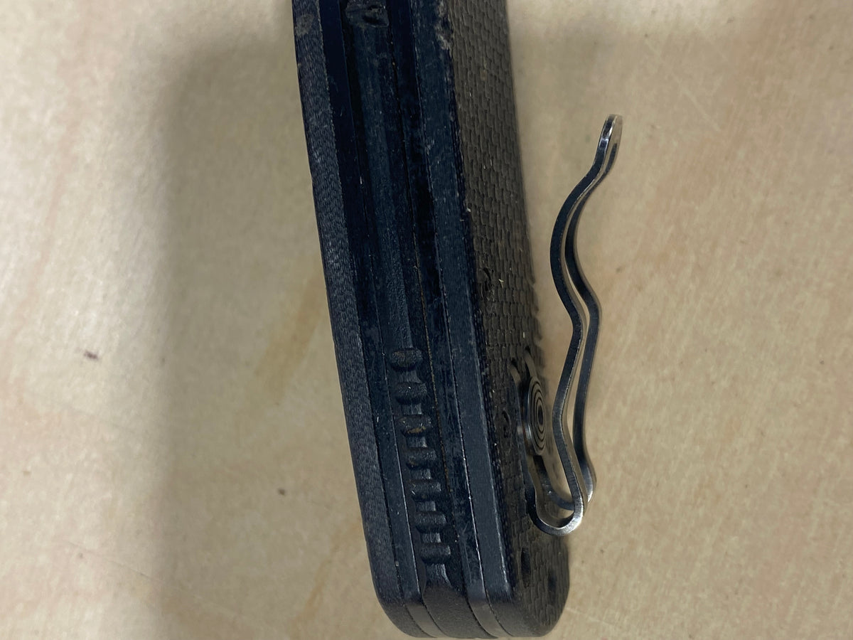 SOG Tac XR #SG13. Light Usage. Super dirty. Possible Rust. Pocket clip bend out.