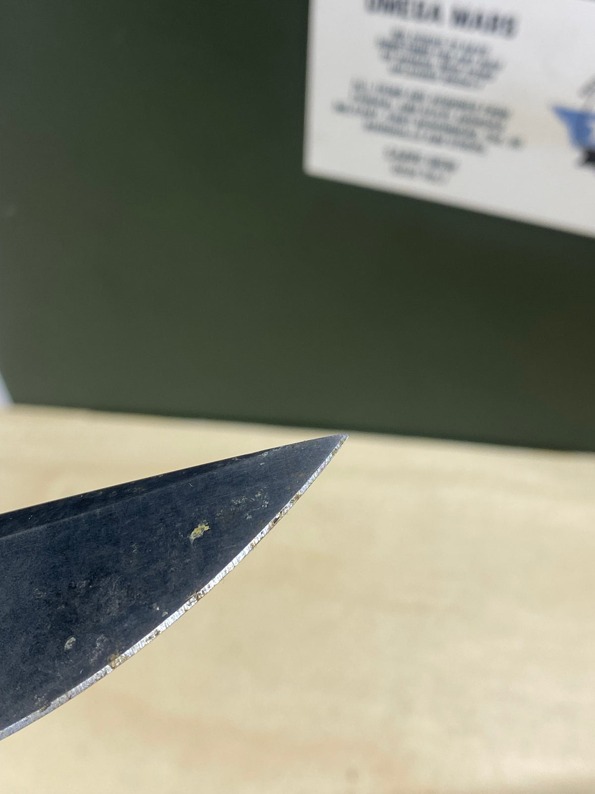 SOG Tac XR #SG13. Light Usage. Super dirty. Possible Rust. Pocket clip bend out.