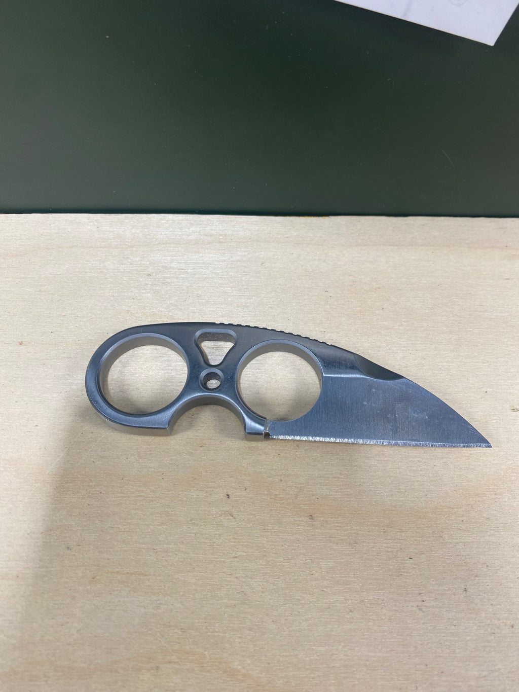 SOG Snarl #SG15. Light Usage