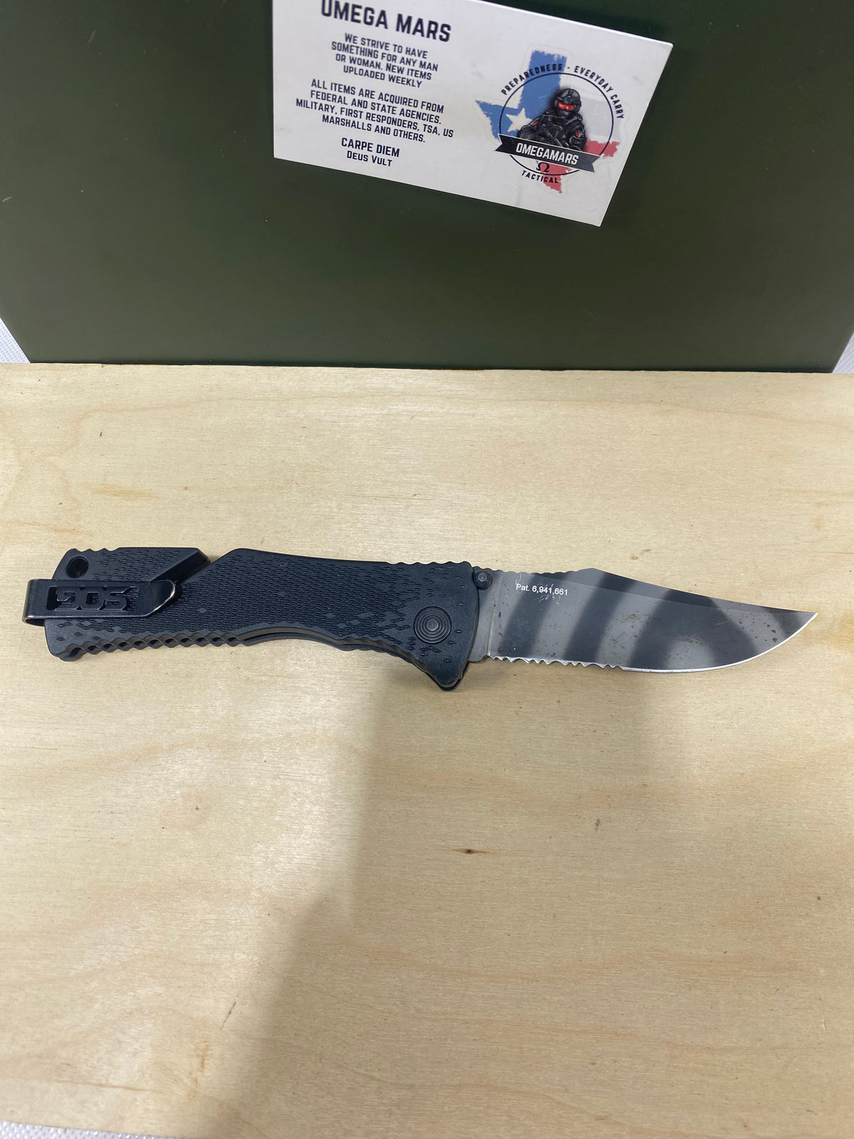 SOG Trident A/O #SG17. Light Usage. Dirty. Possible Rust. Chip on blade. Pocket clip little loose.