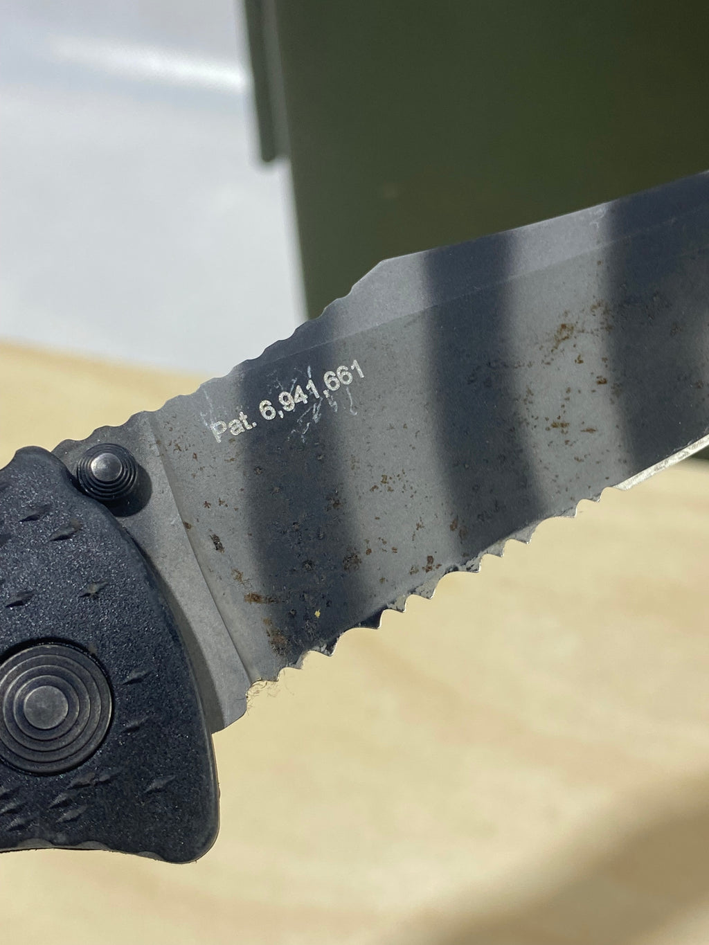 SOG Trident A/O #SG17. Light Usage. Dirty. Possible Rust. Chip on blade. Pocket clip little loose.