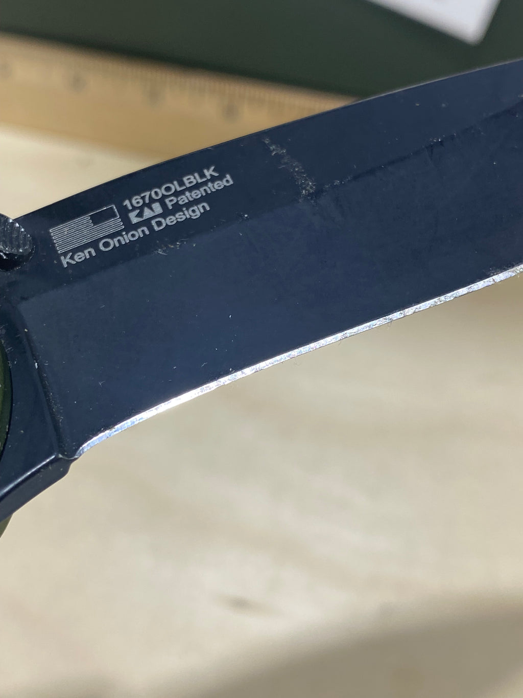 Kershaw Blur 1670OLBLK #57. Light Usage. Dirty. Blade has some scratches on. Dings on blade.