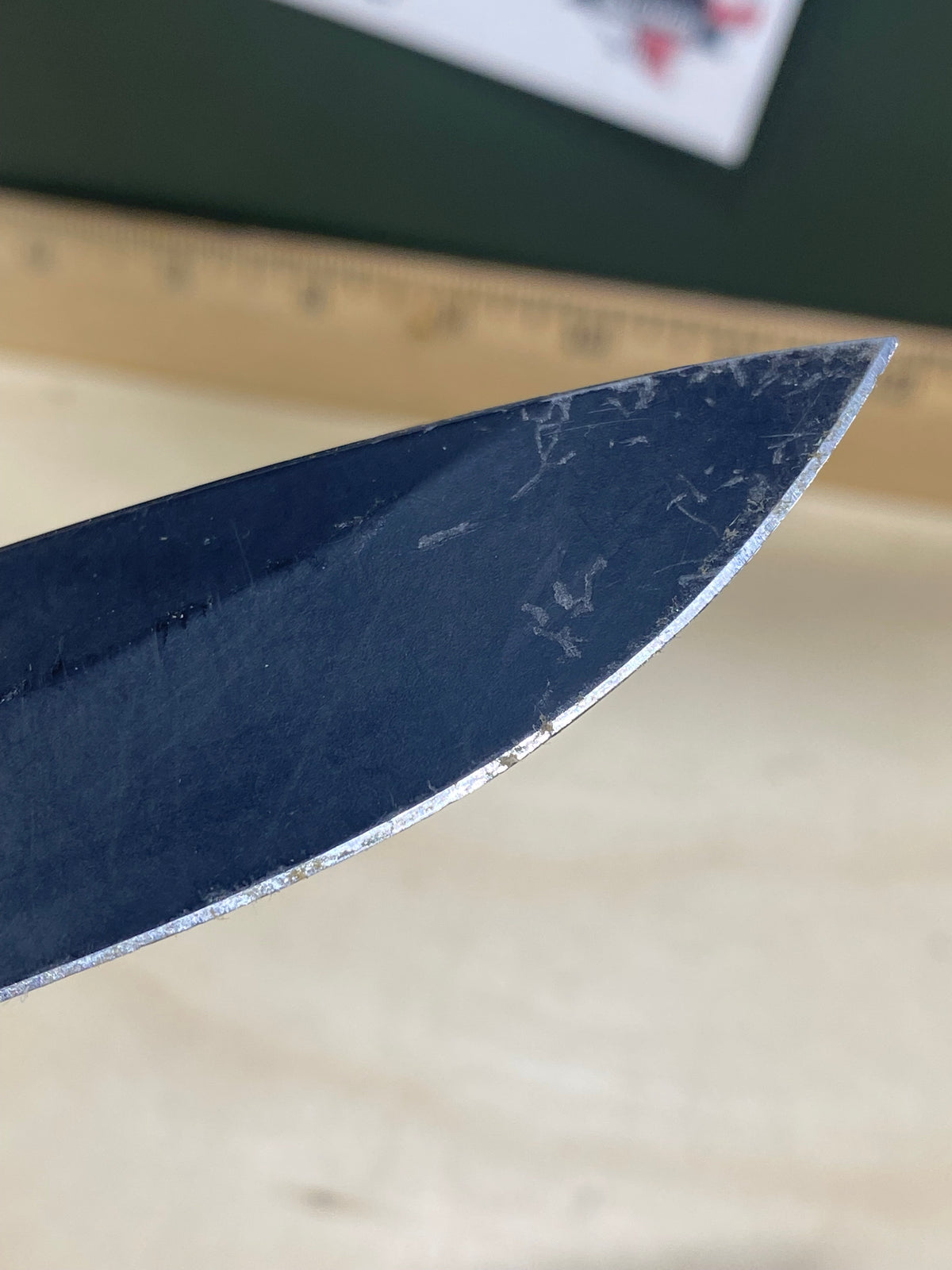 Kershaw Blur 1670OLBLK #57. Light Usage. Dirty. Blade has some scratches on. Dings on blade.