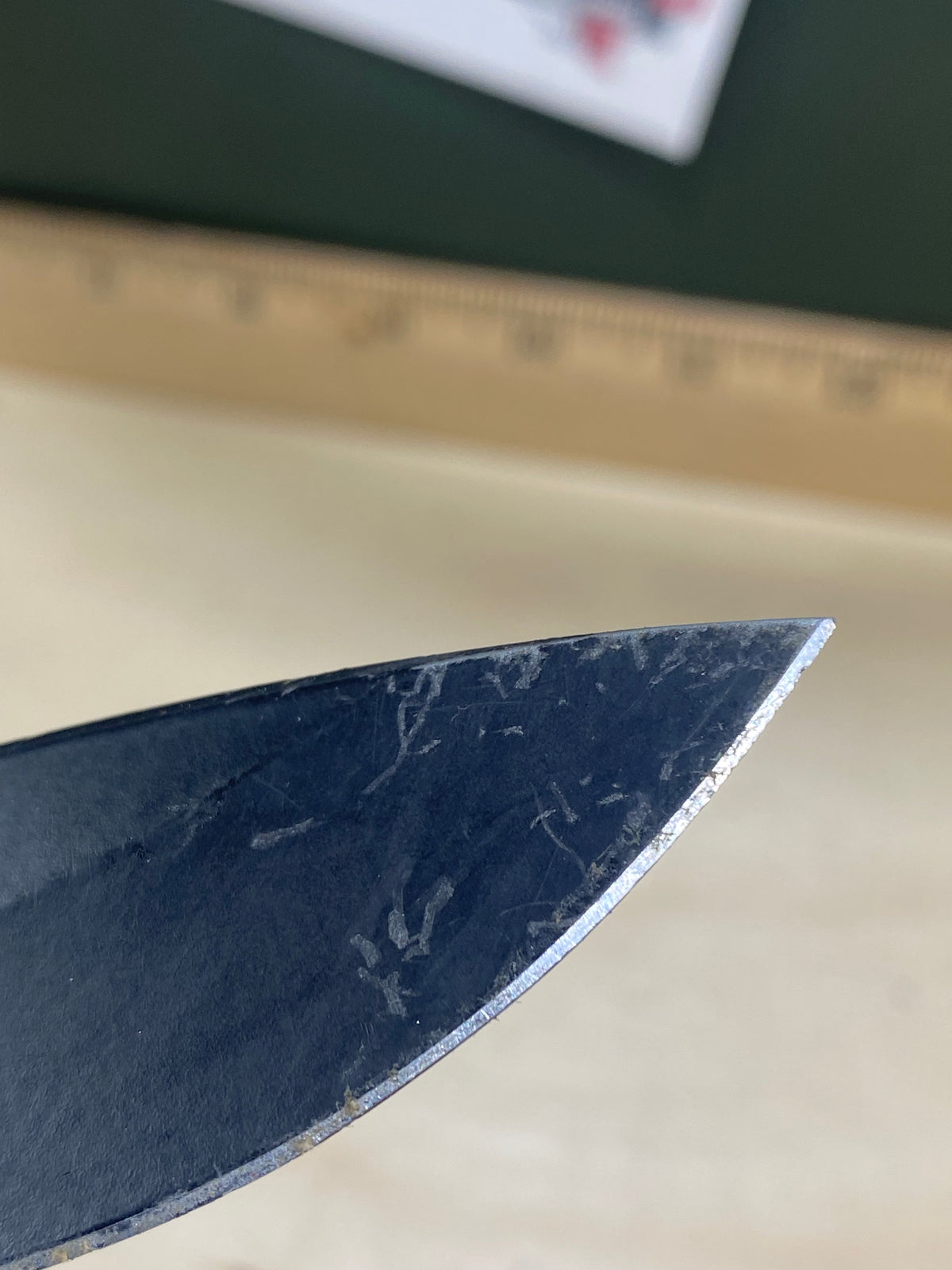Kershaw Blur 1670OLBLK #57. Light Usage. Dirty. Blade has some scratches on. Dings on blade.