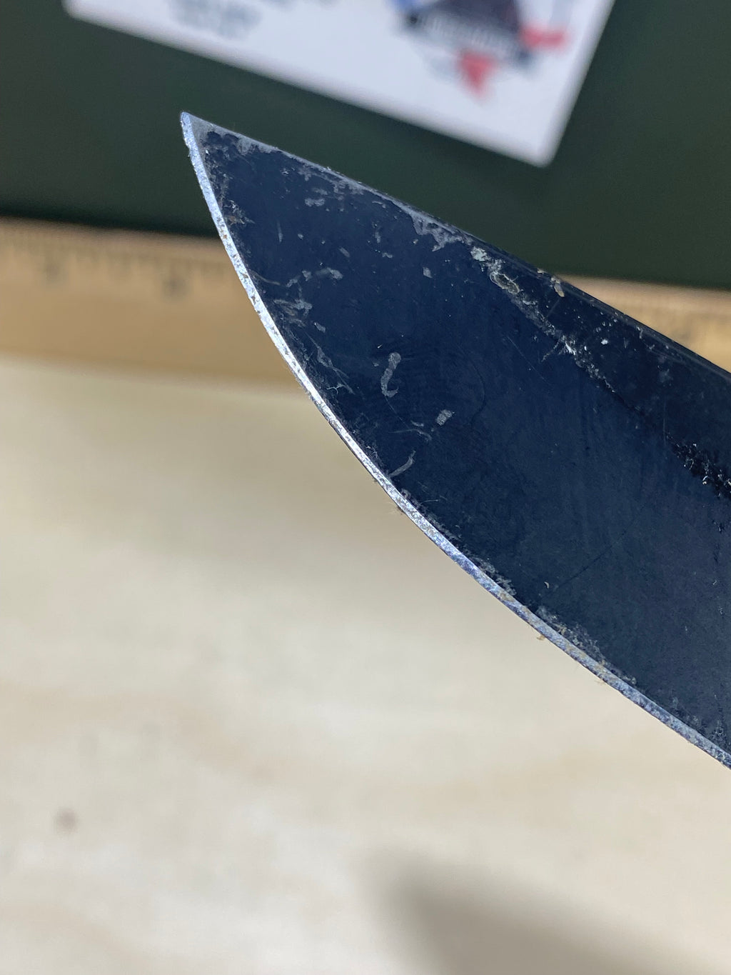 Kershaw Blur 1670OLBLK #57. Light Usage. Dirty. Blade has some scratches on. Dings on blade.