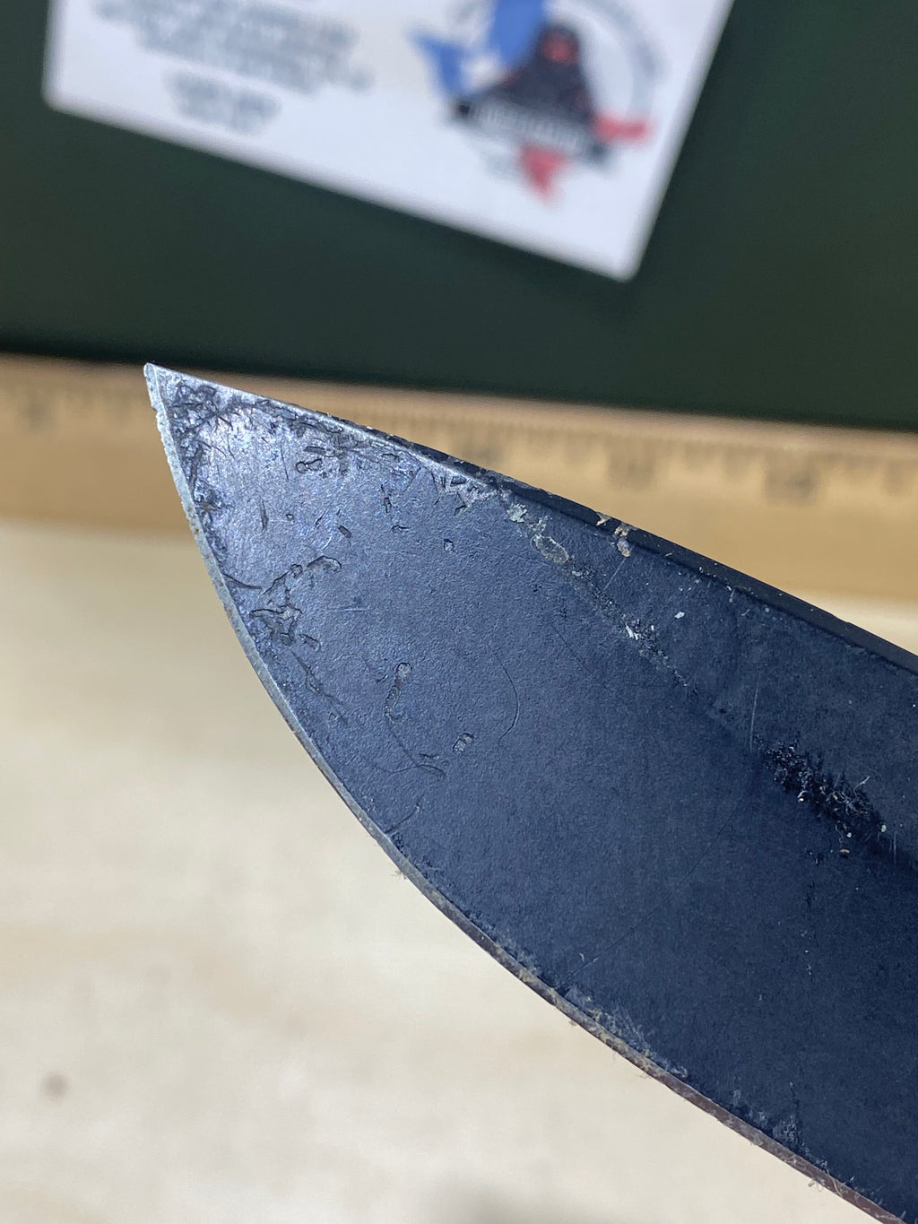 Kershaw Blur 1670OLBLK #57. Light Usage. Dirty. Blade has some scratches on. Dings on blade.